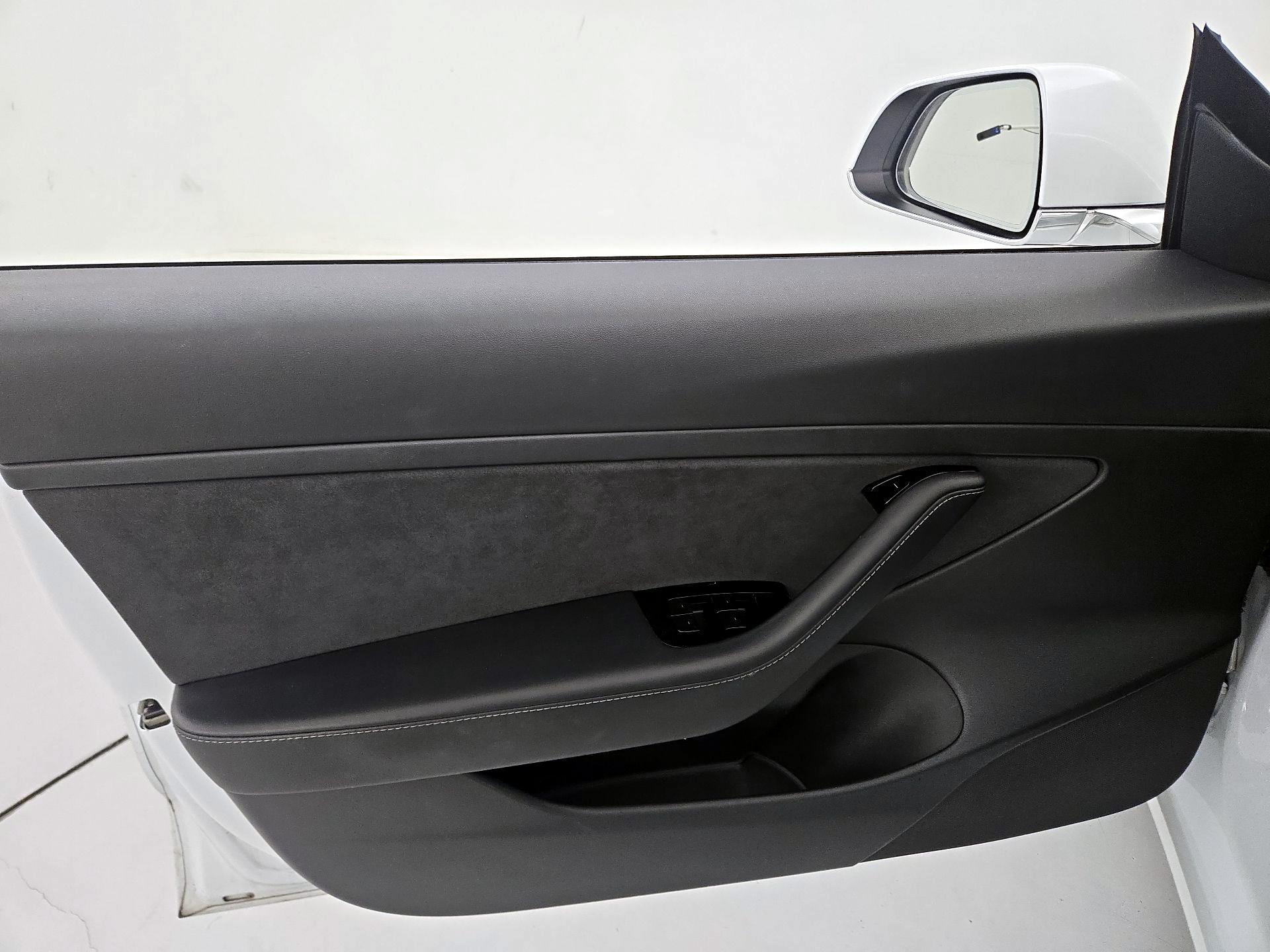 Thumbnail: 2020 Tesla Model 3 - 12