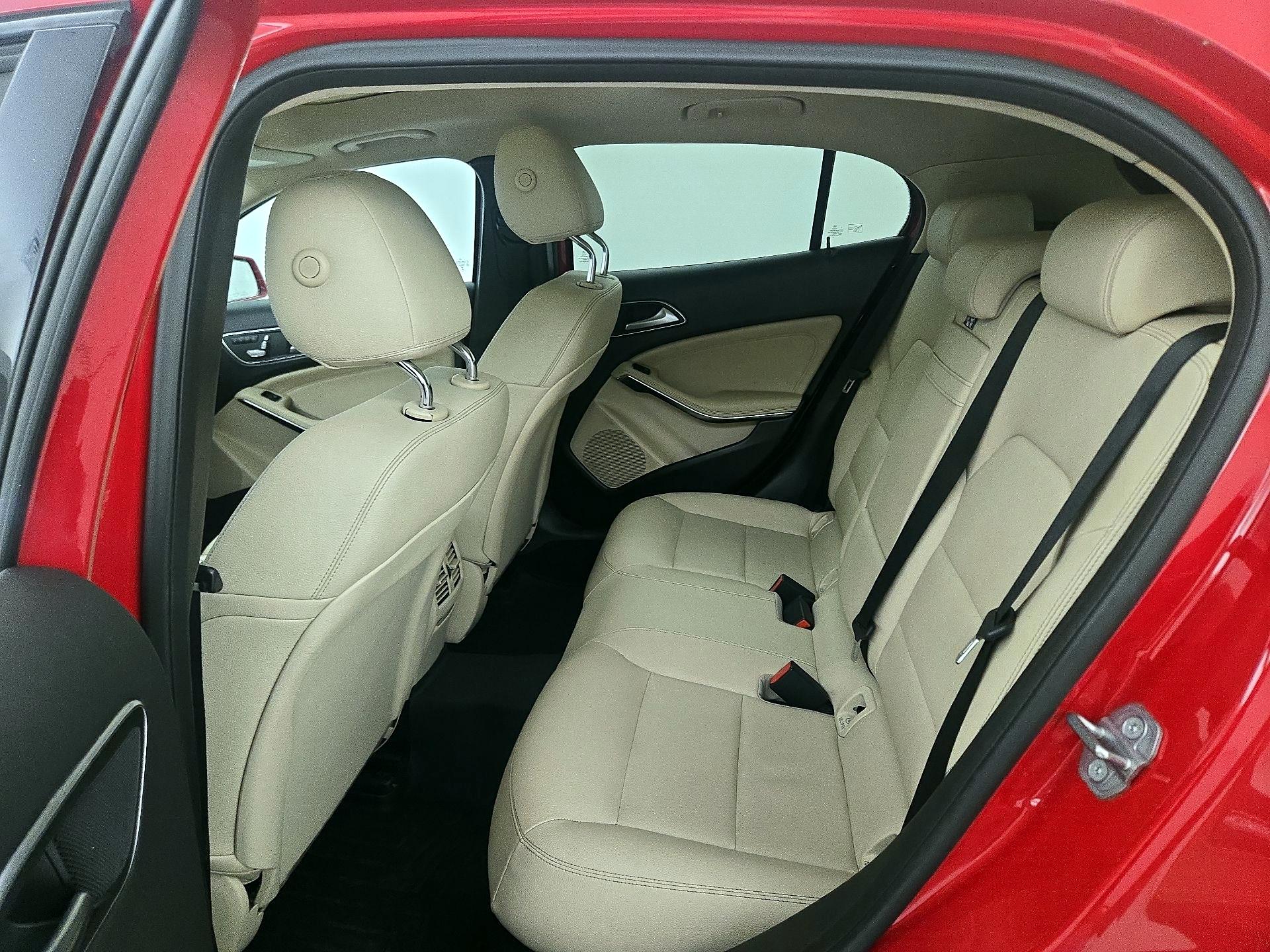 Thumbnail: 2019 Mercedes-Benz GLA - 20
