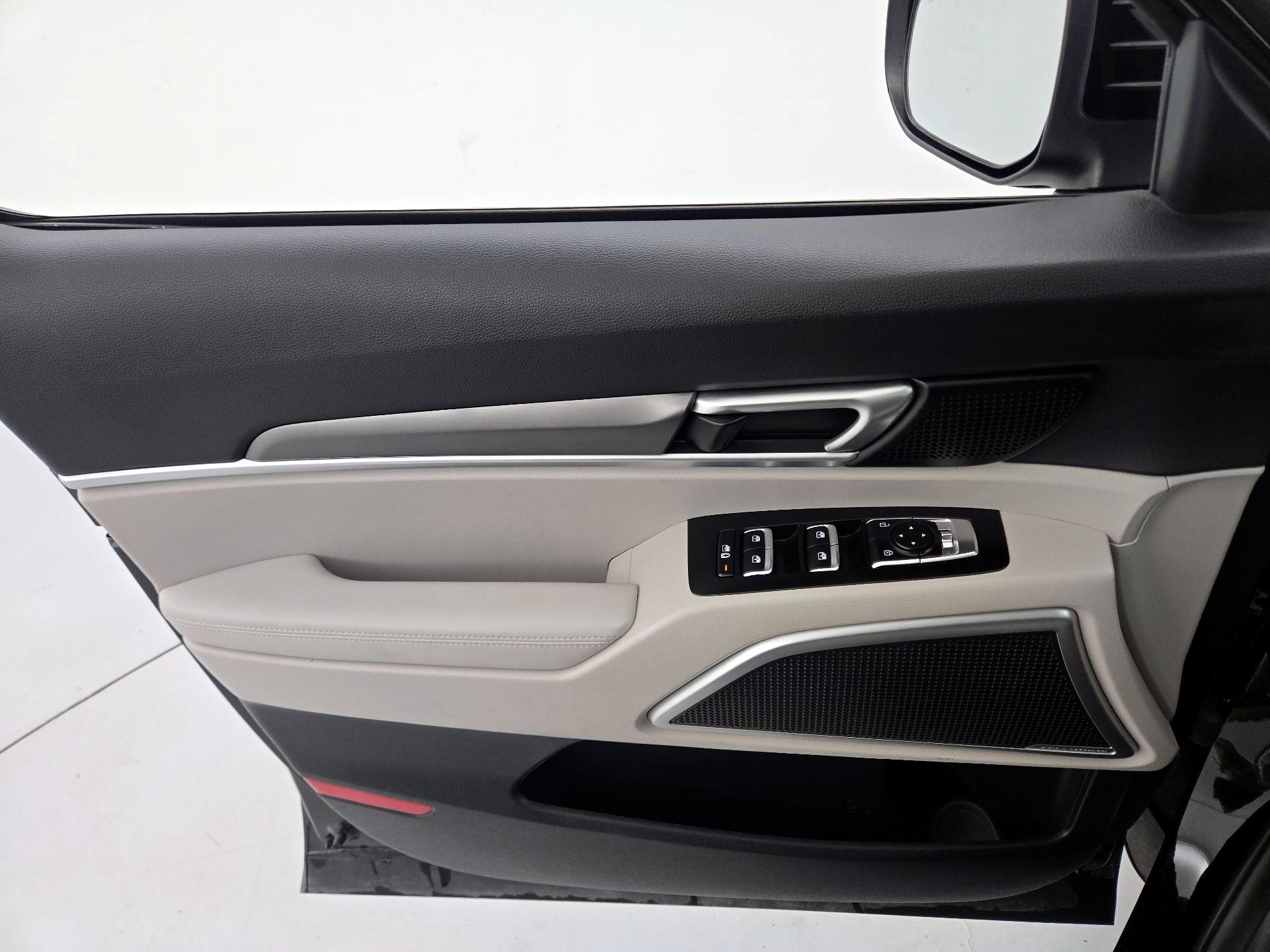 Thumbnail: 2021 Kia Telluride - 12