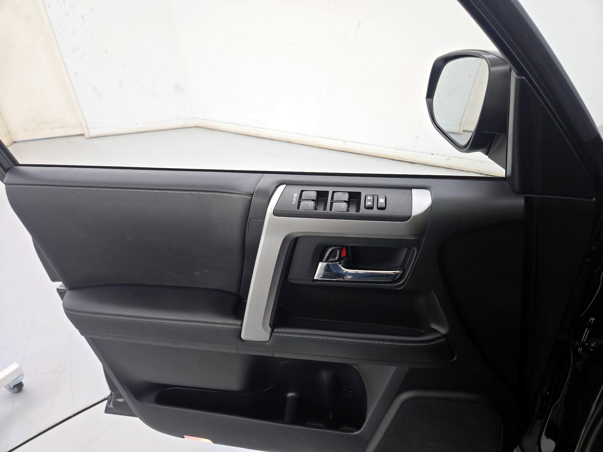 Thumbnail: 2020 Toyota 4Runner - 12