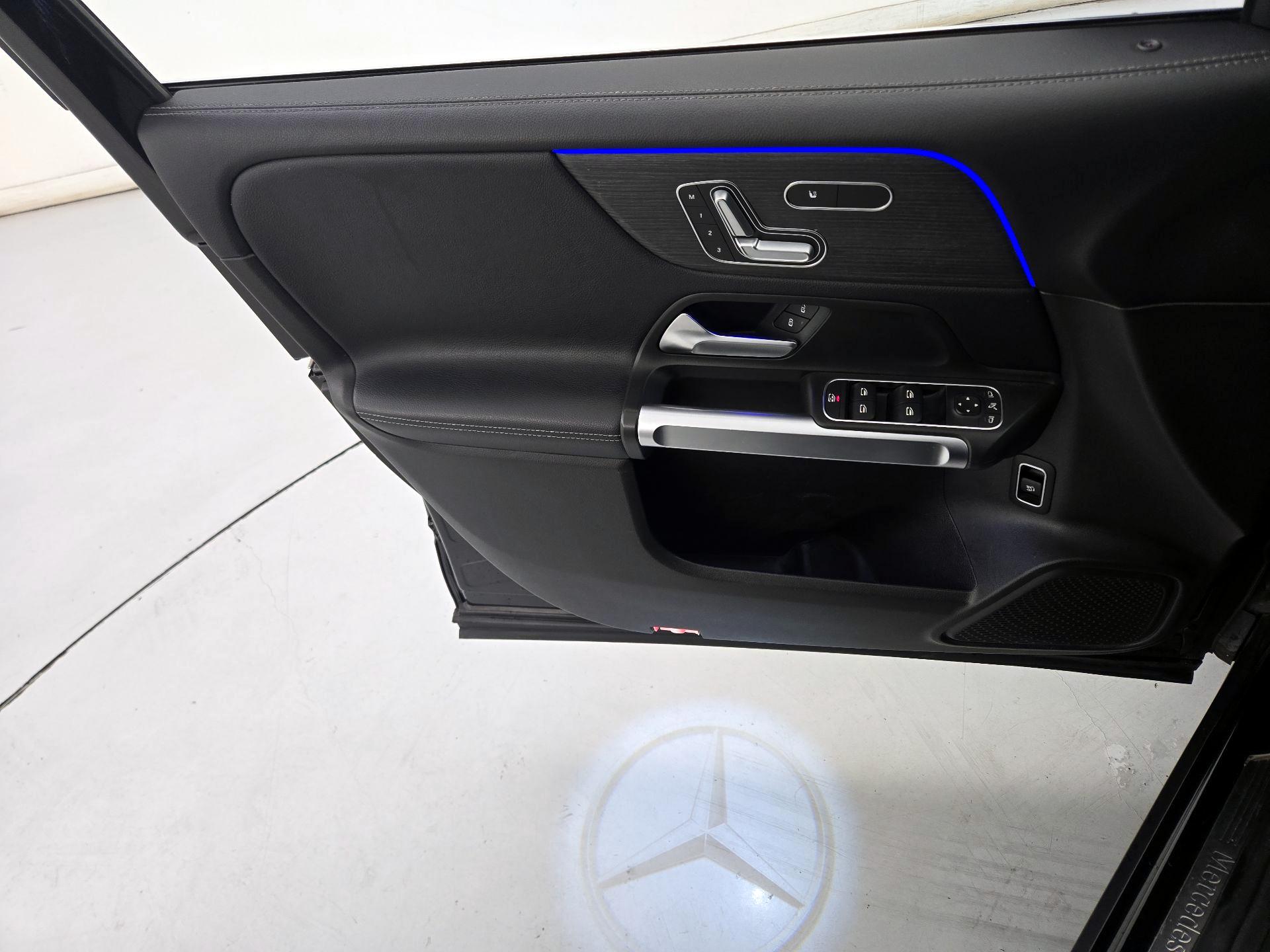 Thumbnail: 2020 Mercedes-Benz GLB - 12