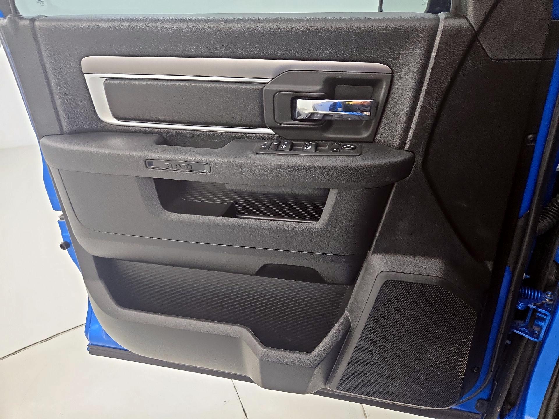 Thumbnail: 2022 RAM 1500 Classic - 12