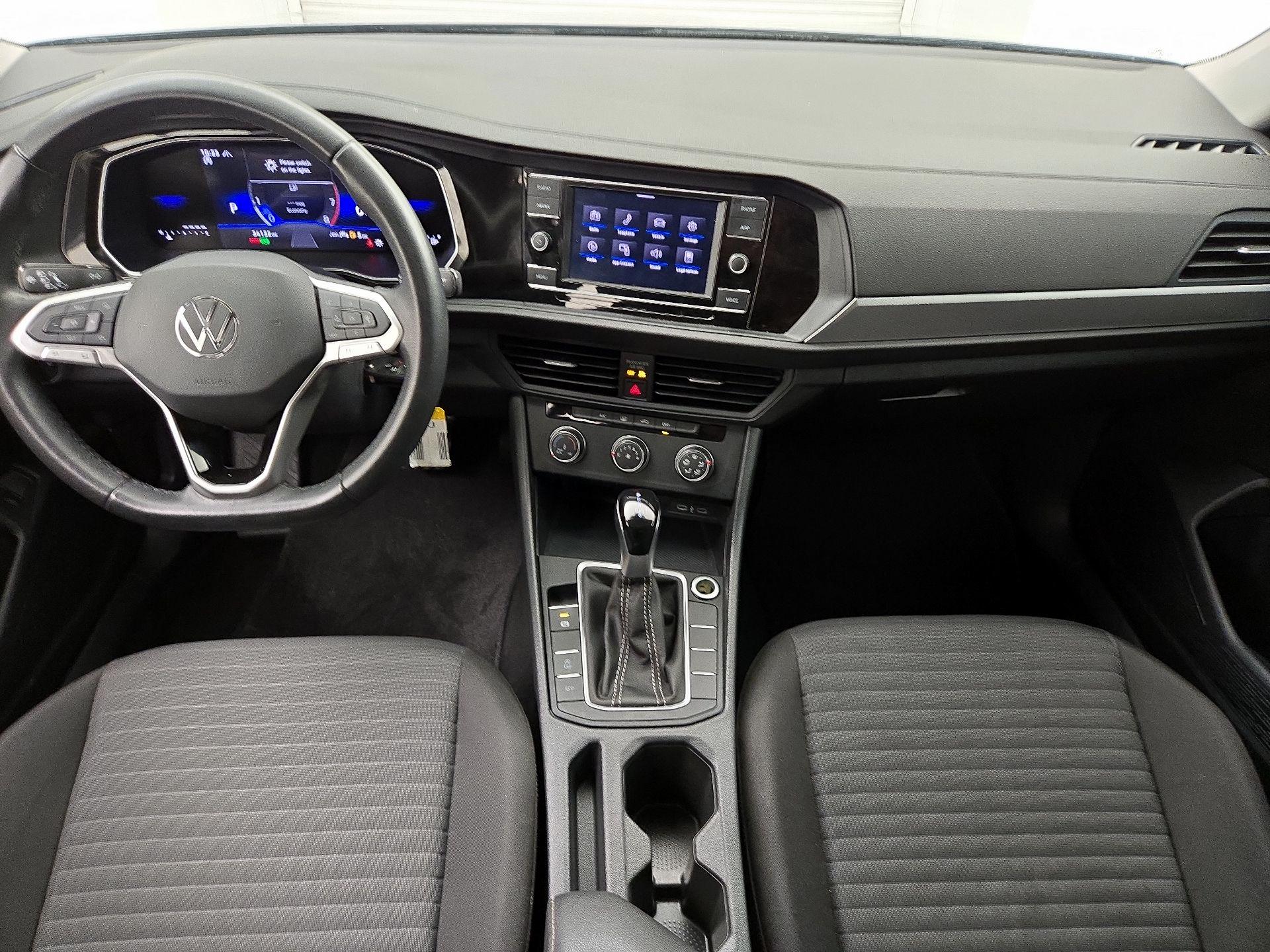 Thumbnail: 2024 Volkswagen Jetta - 9
