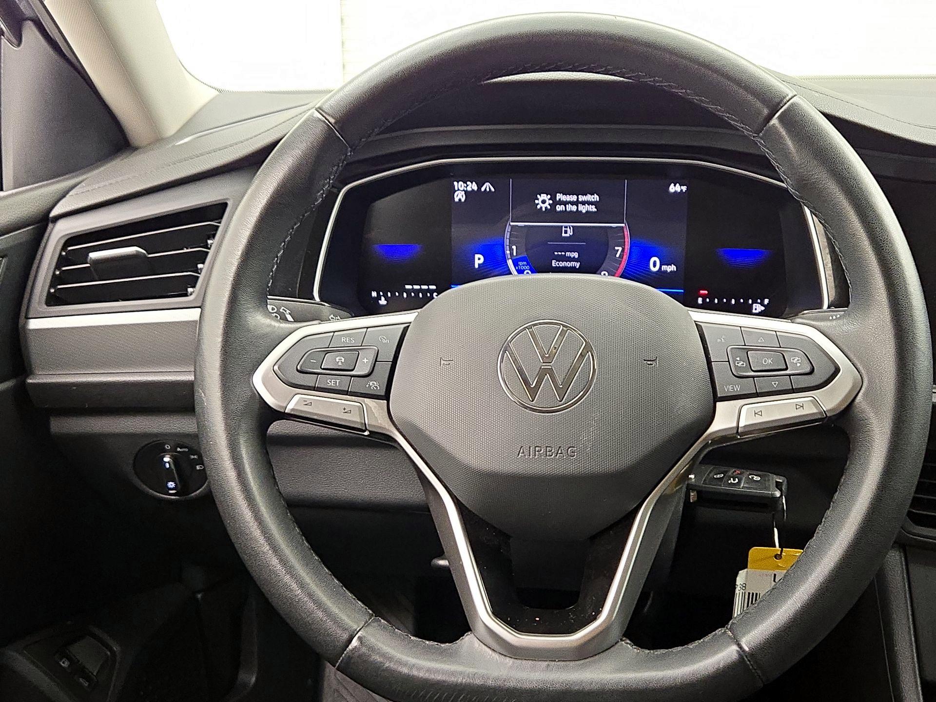 Thumbnail: 2024 Volkswagen Jetta - 10