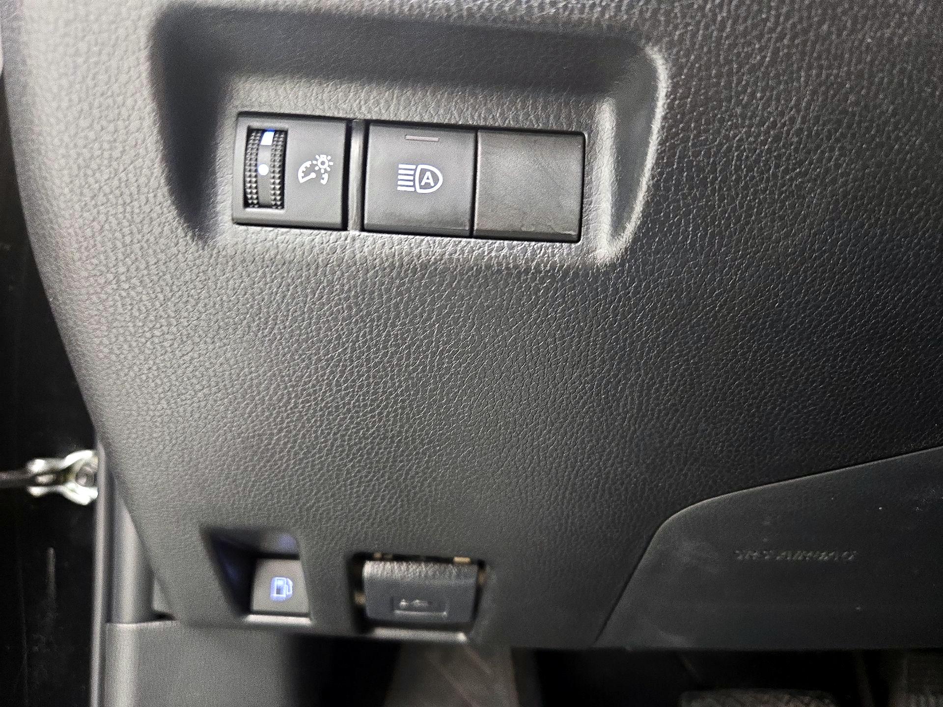 Thumbnail: 2022 Toyota RAV4 - 13