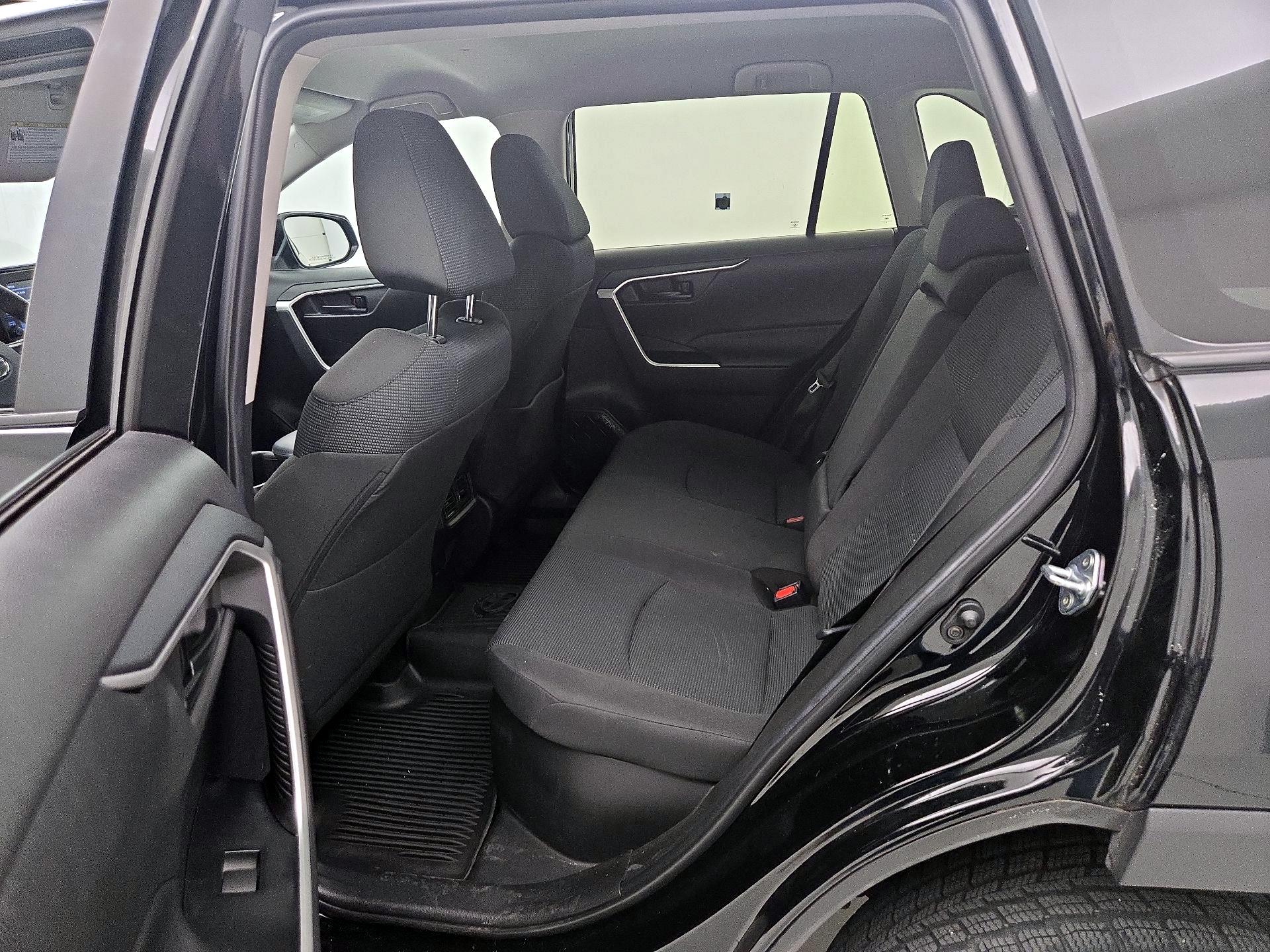 Thumbnail: 2022 Toyota RAV4 - 19