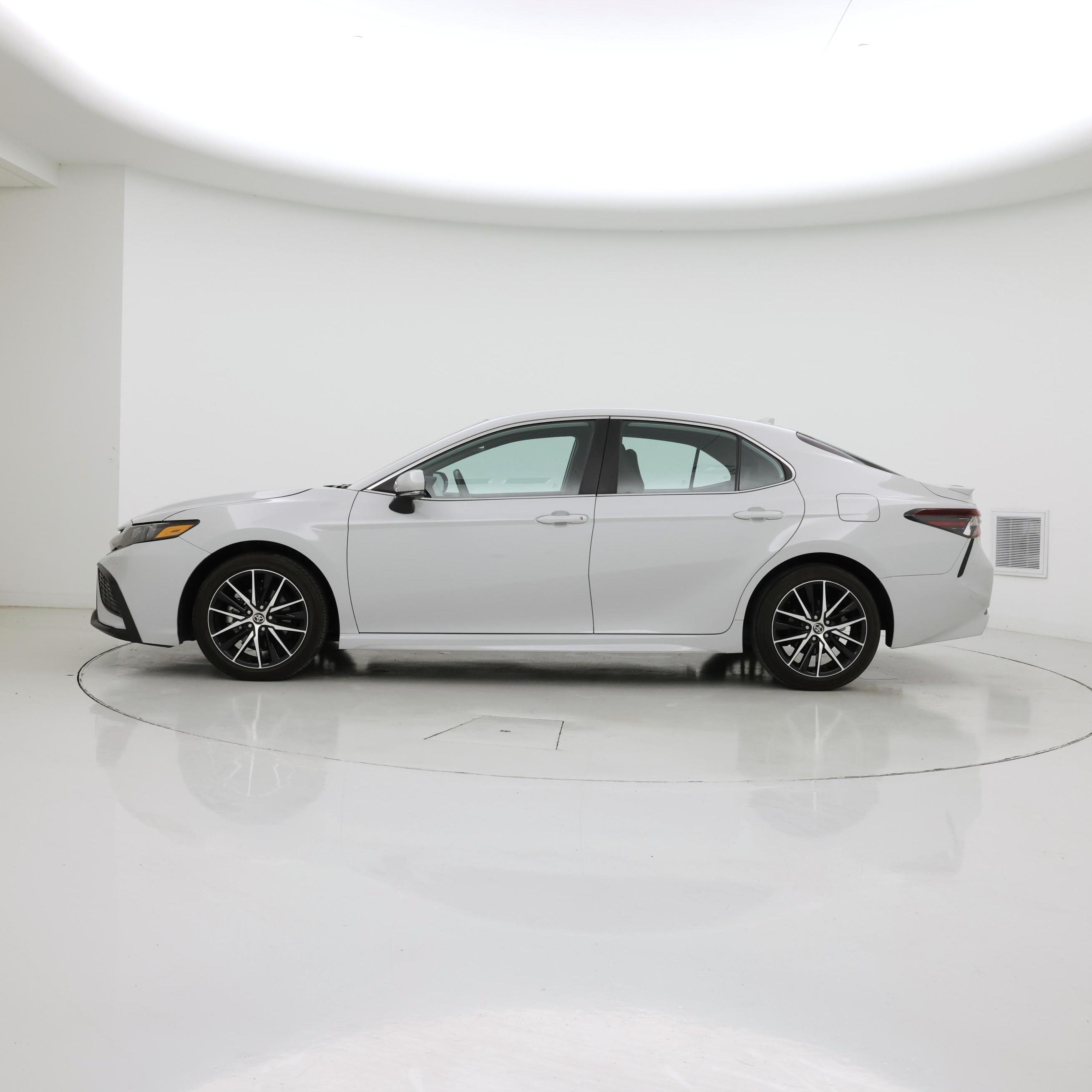 Thumbnail: 2024 Toyota Camry - 3