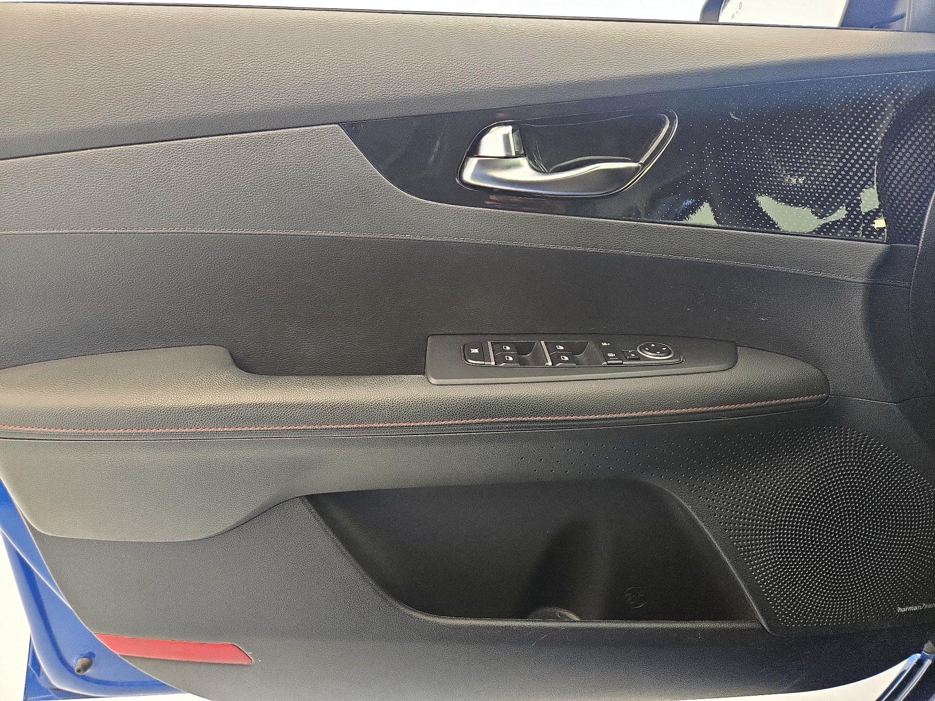 Thumbnail: 2023 Kia Forte - 12