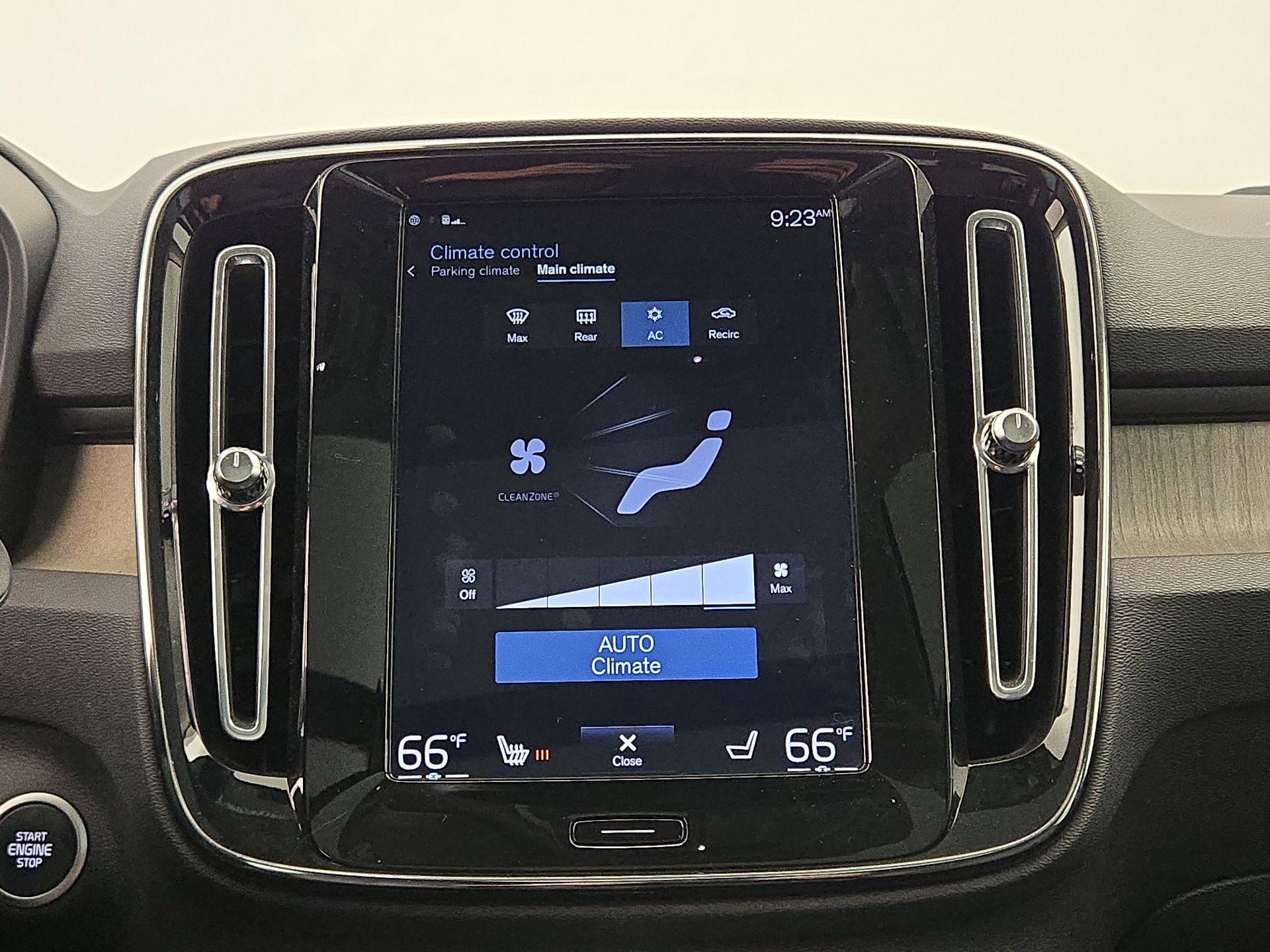 Thumbnail: 2019 Volvo XC40 - 17