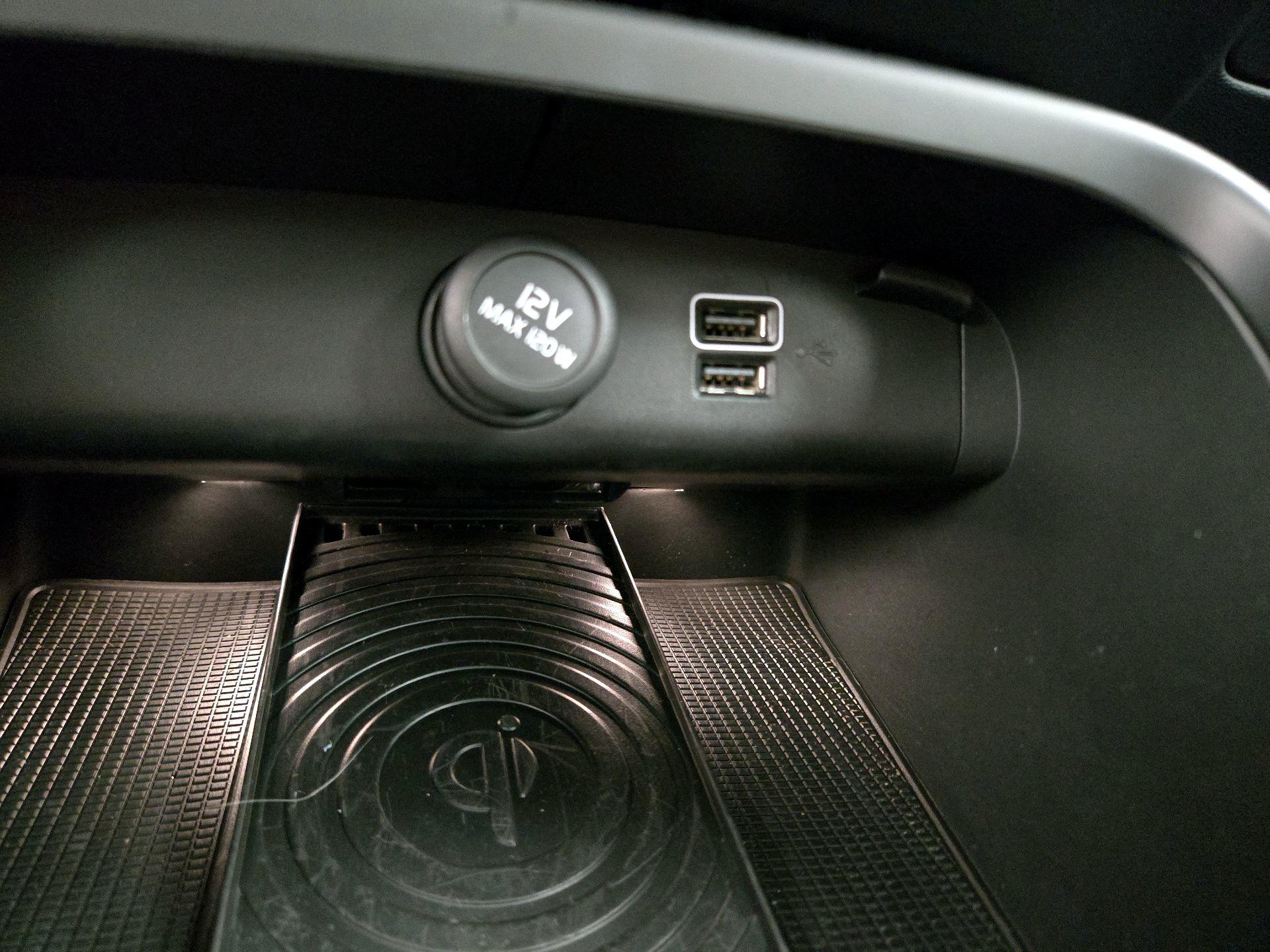 Thumbnail: 2019 Volvo XC40 - 19