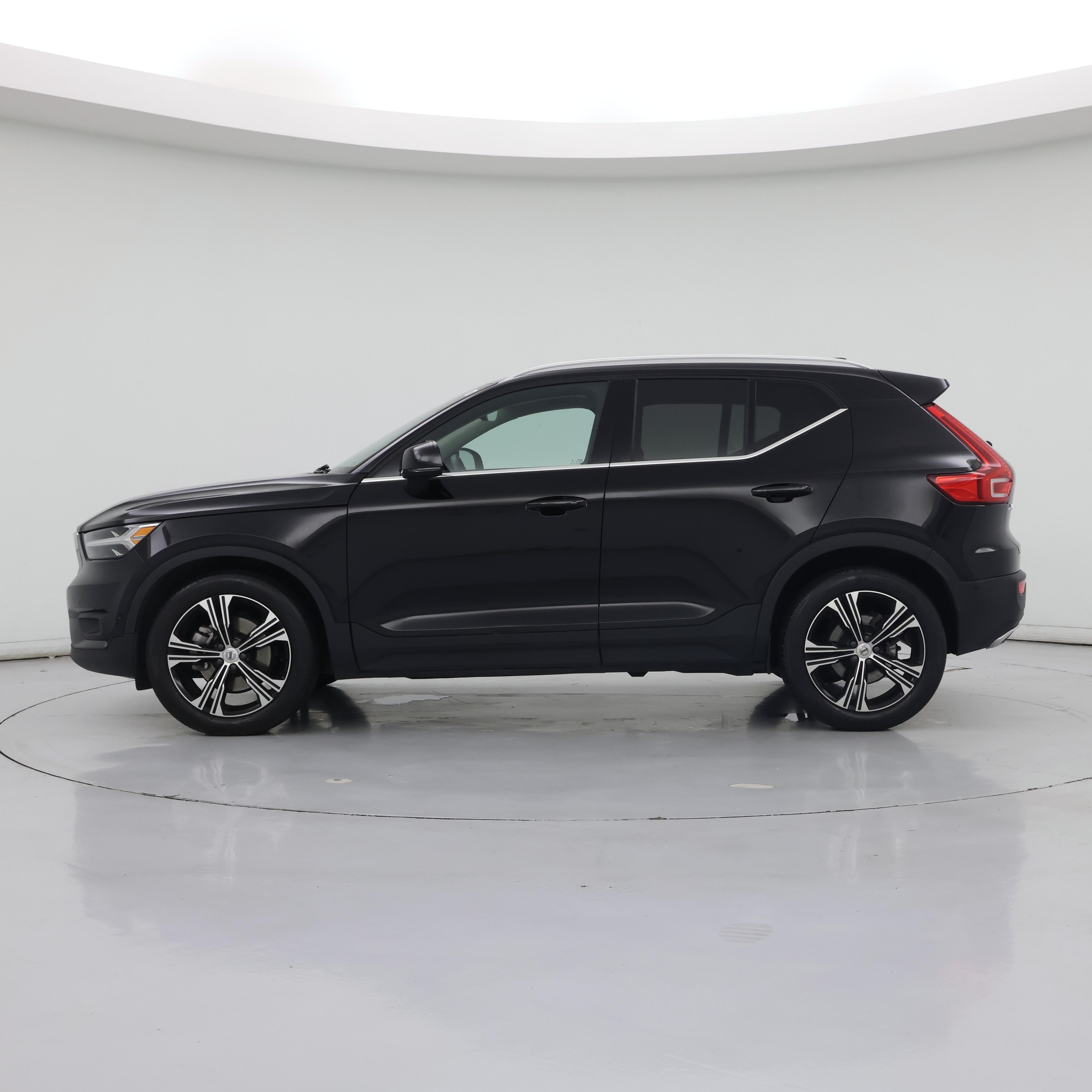Thumbnail: 2019 Volvo XC40 - 3