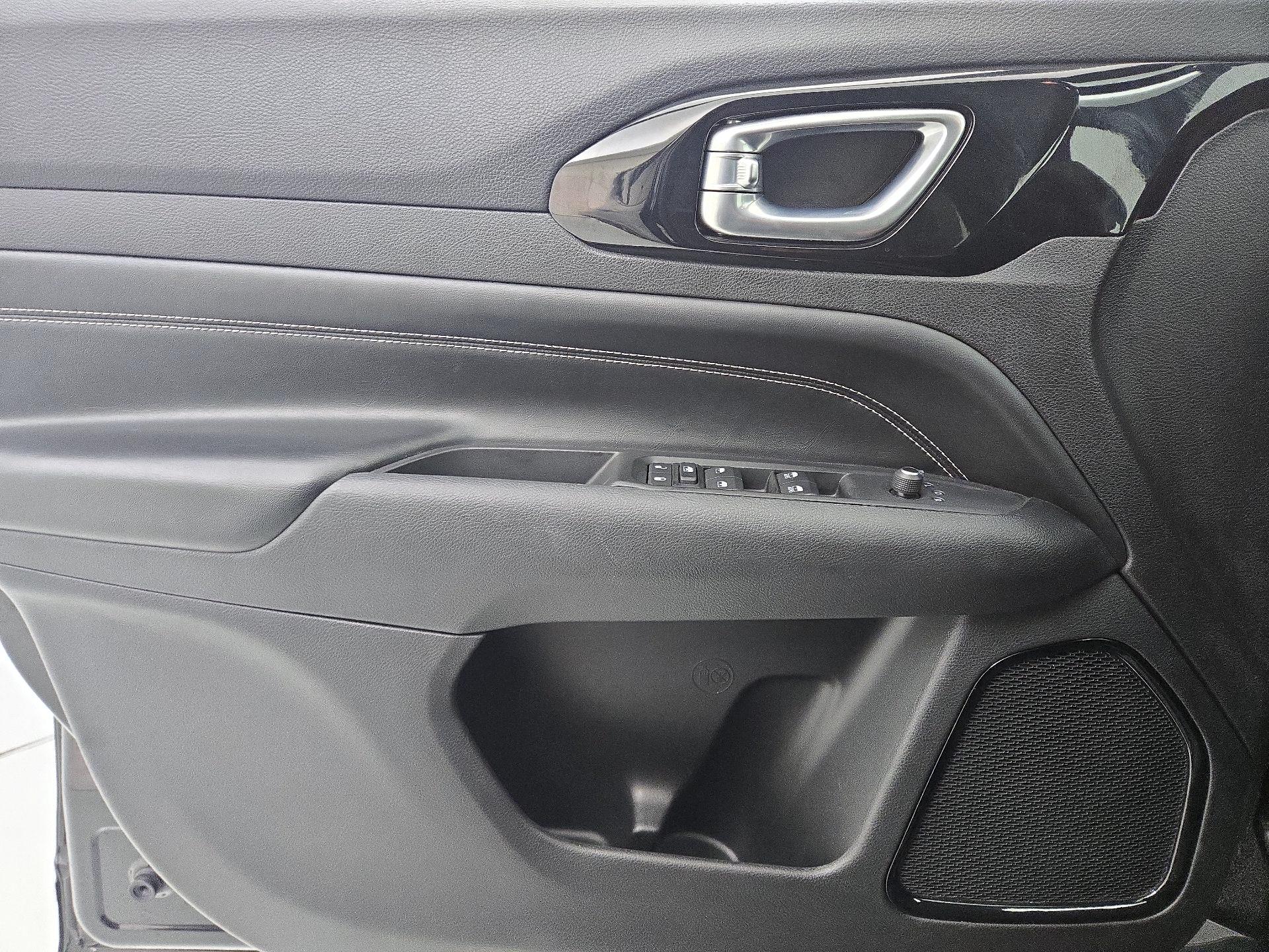 Thumbnail: 2022 Jeep Compass - 12