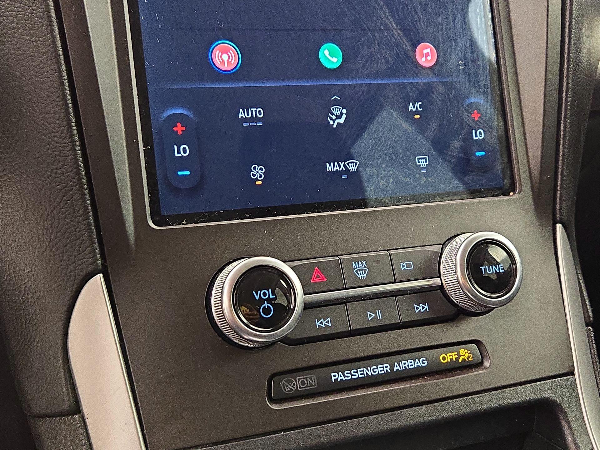 Thumbnail: 2021 Ford Edge - 16