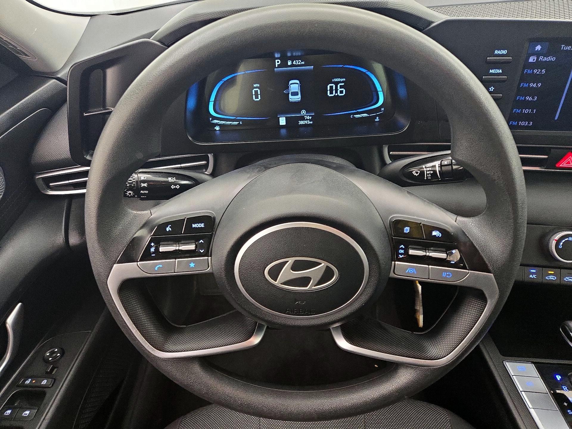 Thumbnail: 2024 Hyundai Elantra - 10