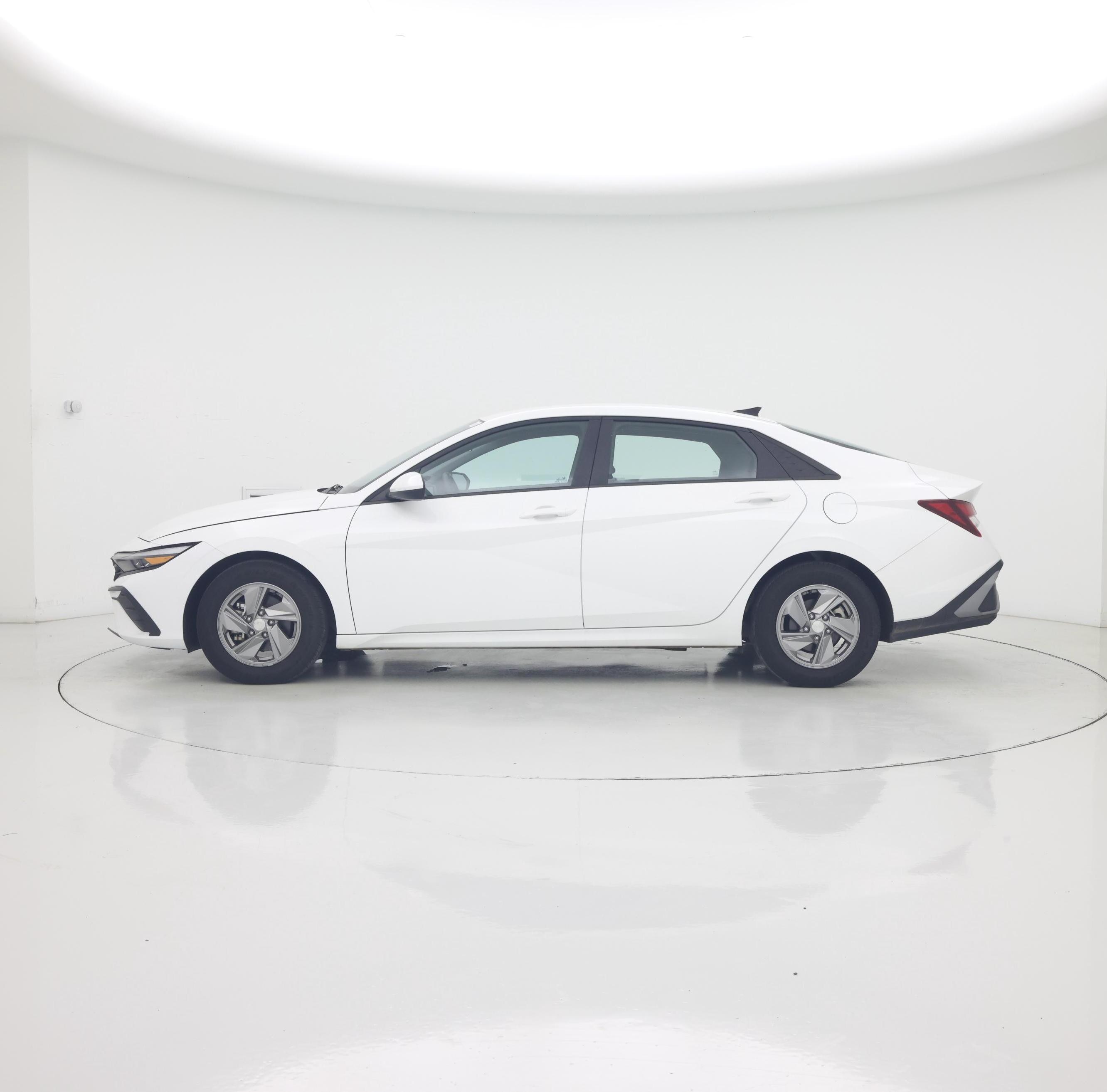 Thumbnail: 2024 Hyundai Elantra - 3
