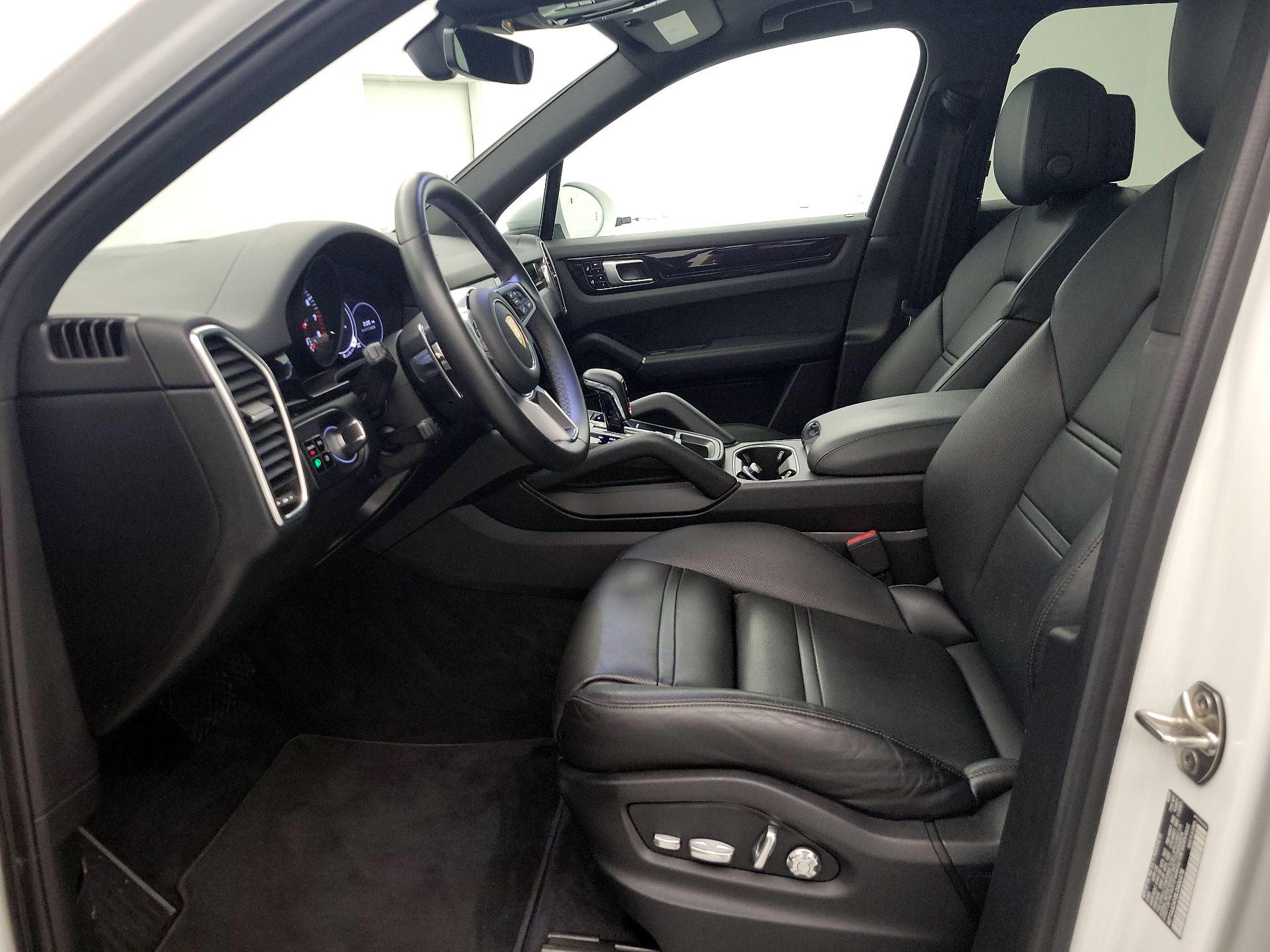 Thumbnail: 2020 Porsche Cayenne - 11