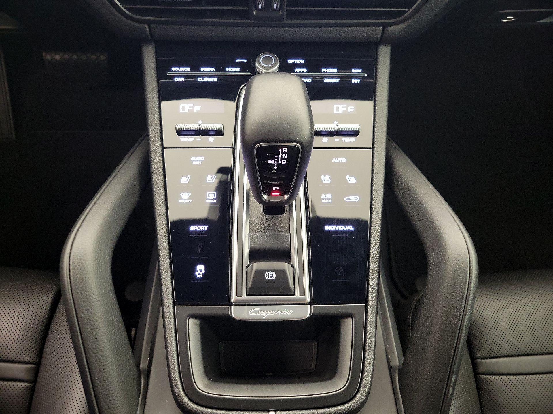 Thumbnail: 2020 Porsche Cayenne - 18