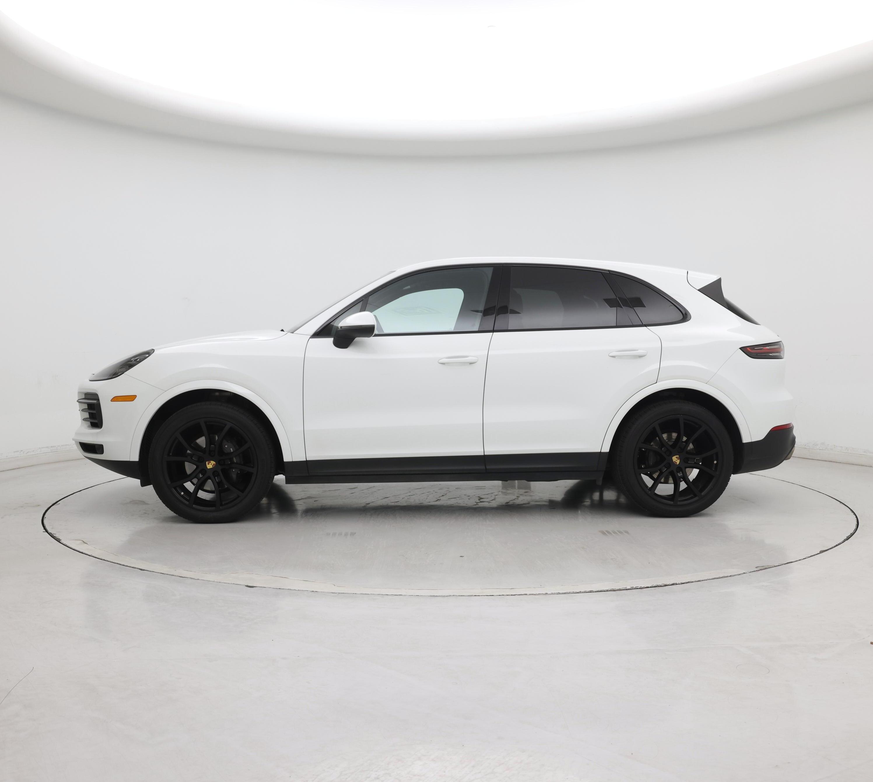 Thumbnail: 2020 Porsche Cayenne - 3