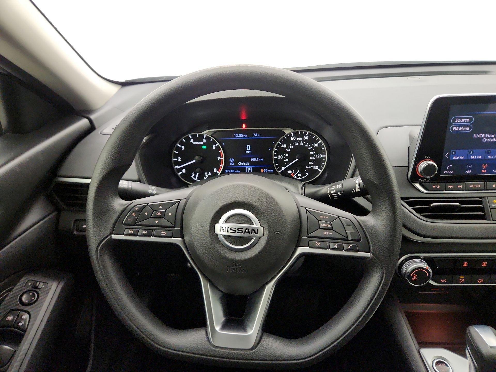 Thumbnail: 2020 Nissan Altima - 10