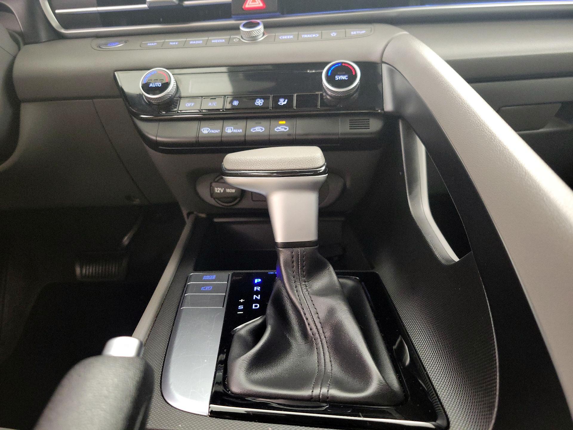 Thumbnail: 2024 Hyundai Elantra - 18