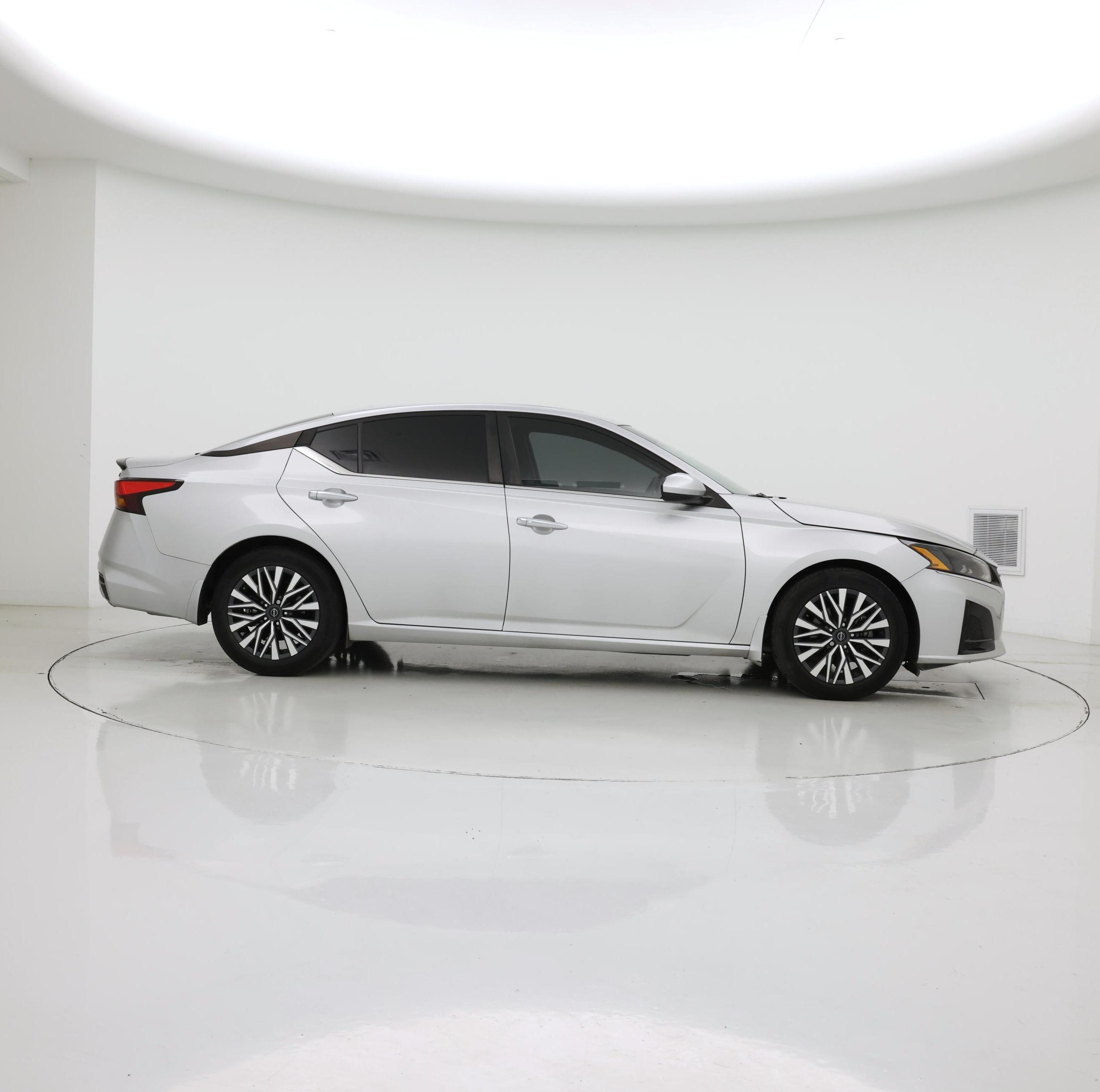 Thumbnail: 2023 Nissan Altima - 7