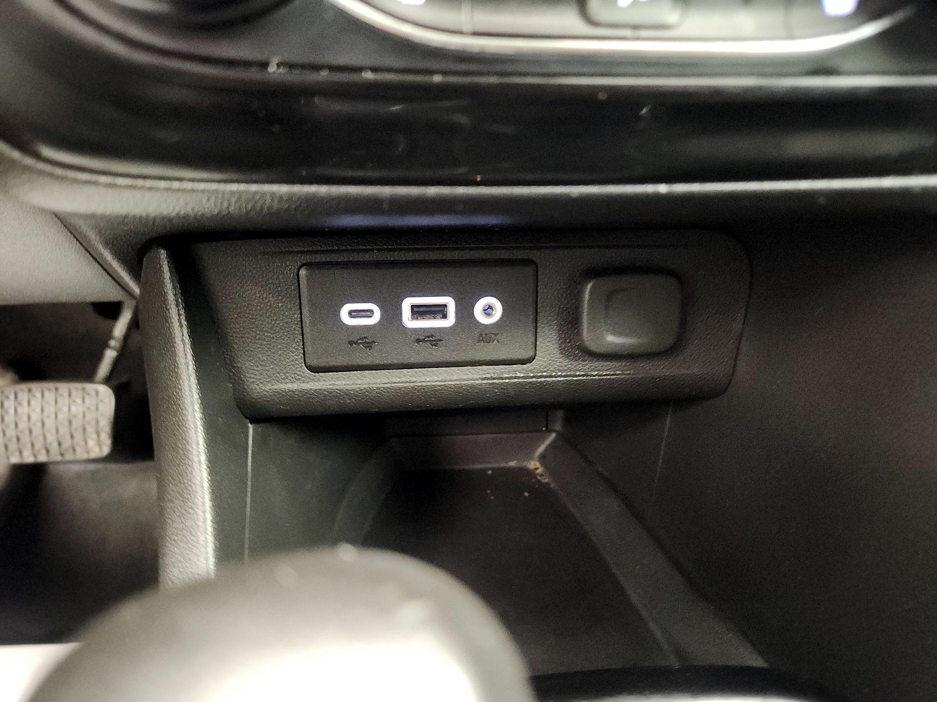 Thumbnail: 2022 Buick Encore GX - 18