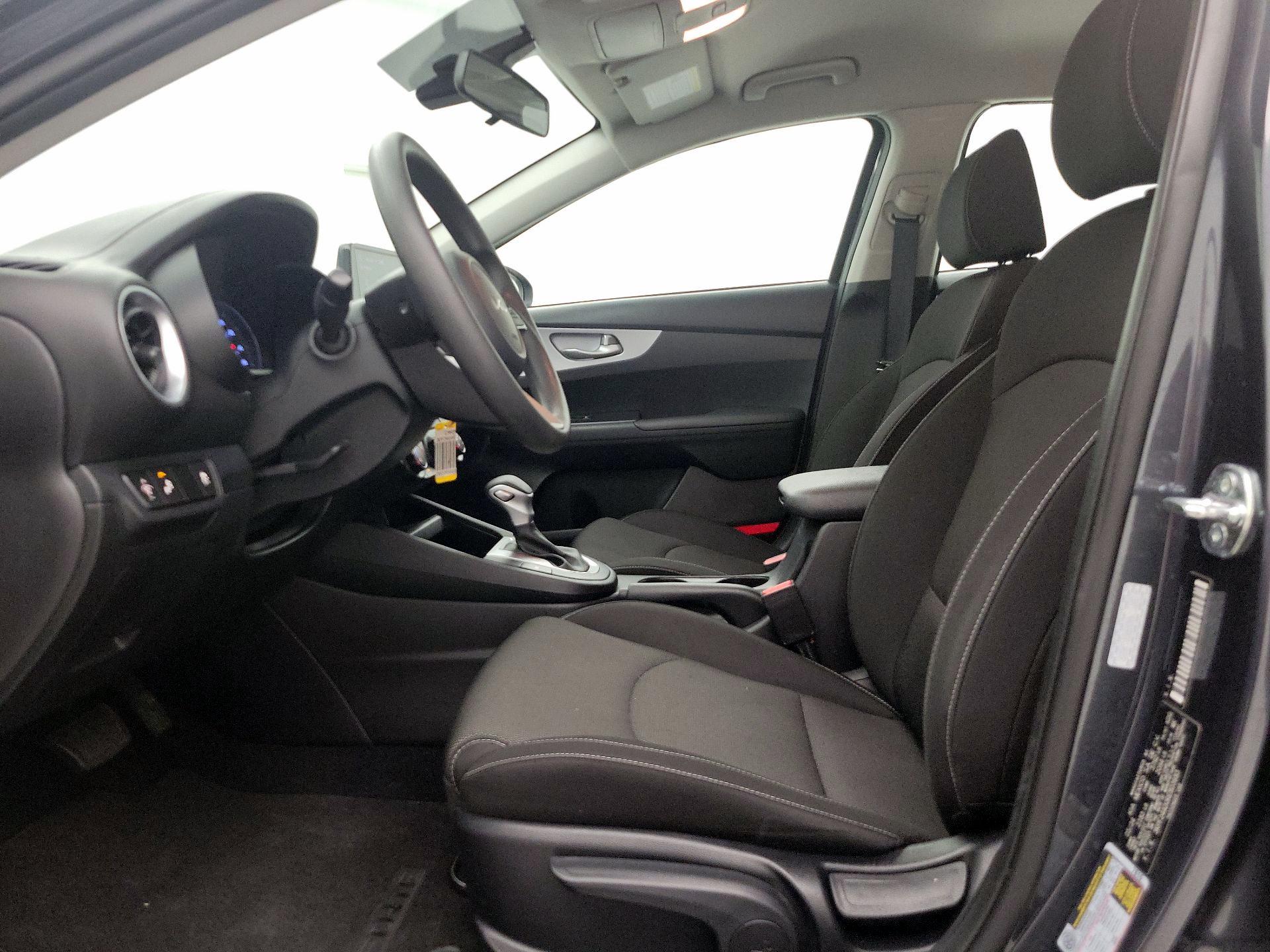 Thumbnail: 2024 Kia Forte - 11