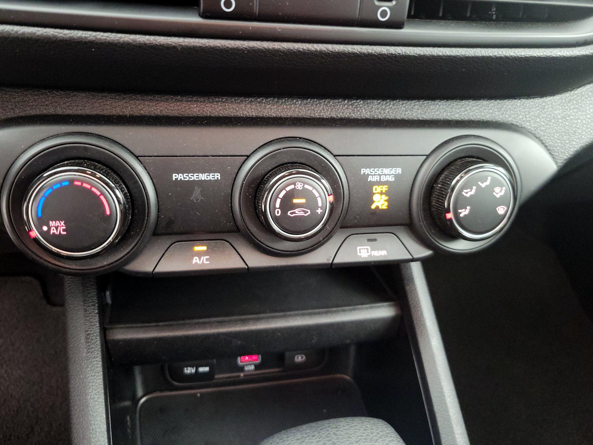 Thumbnail: 2024 Kia Forte - 16