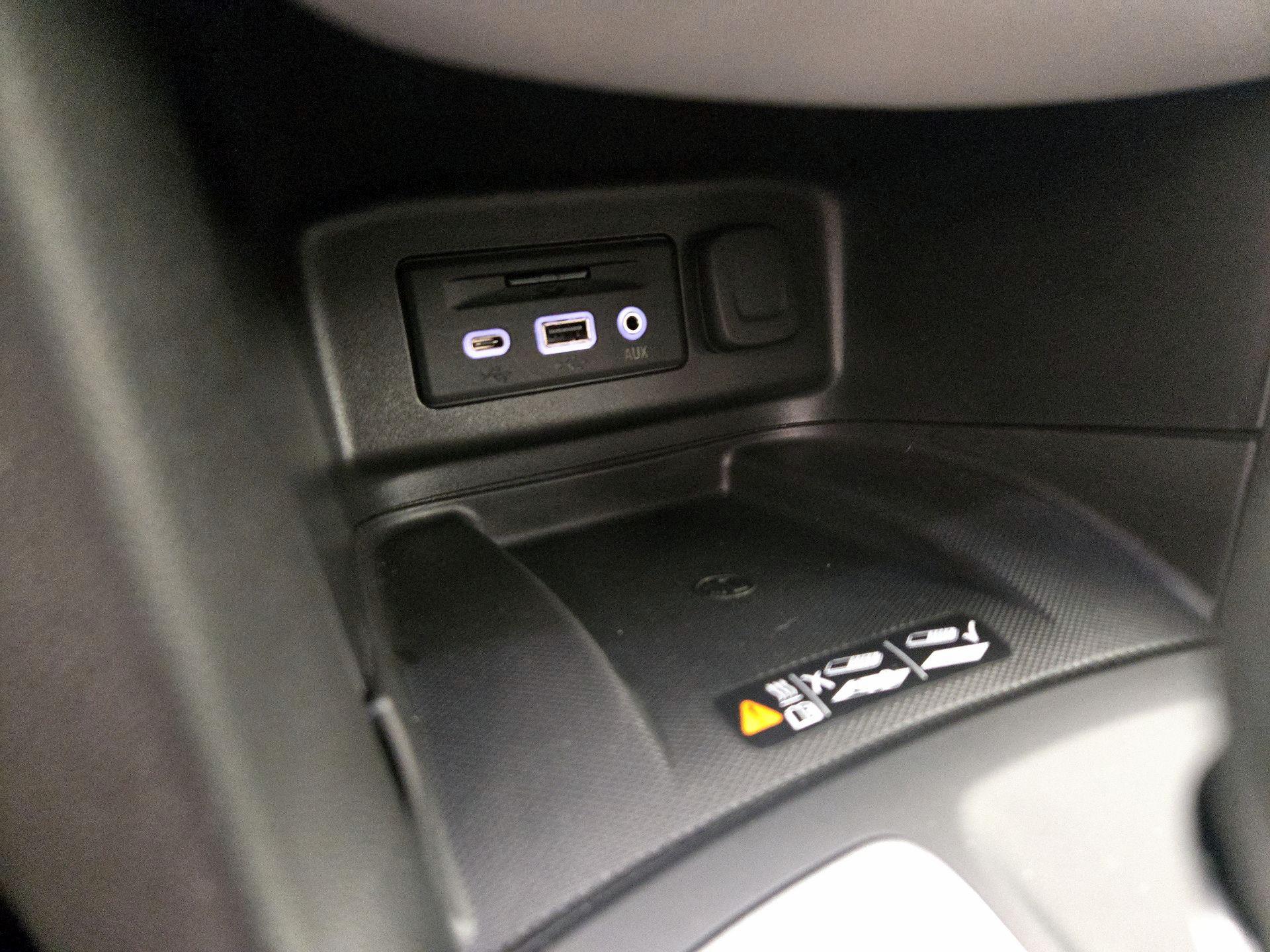 Thumbnail: 2021 Chevrolet Equinox - 18