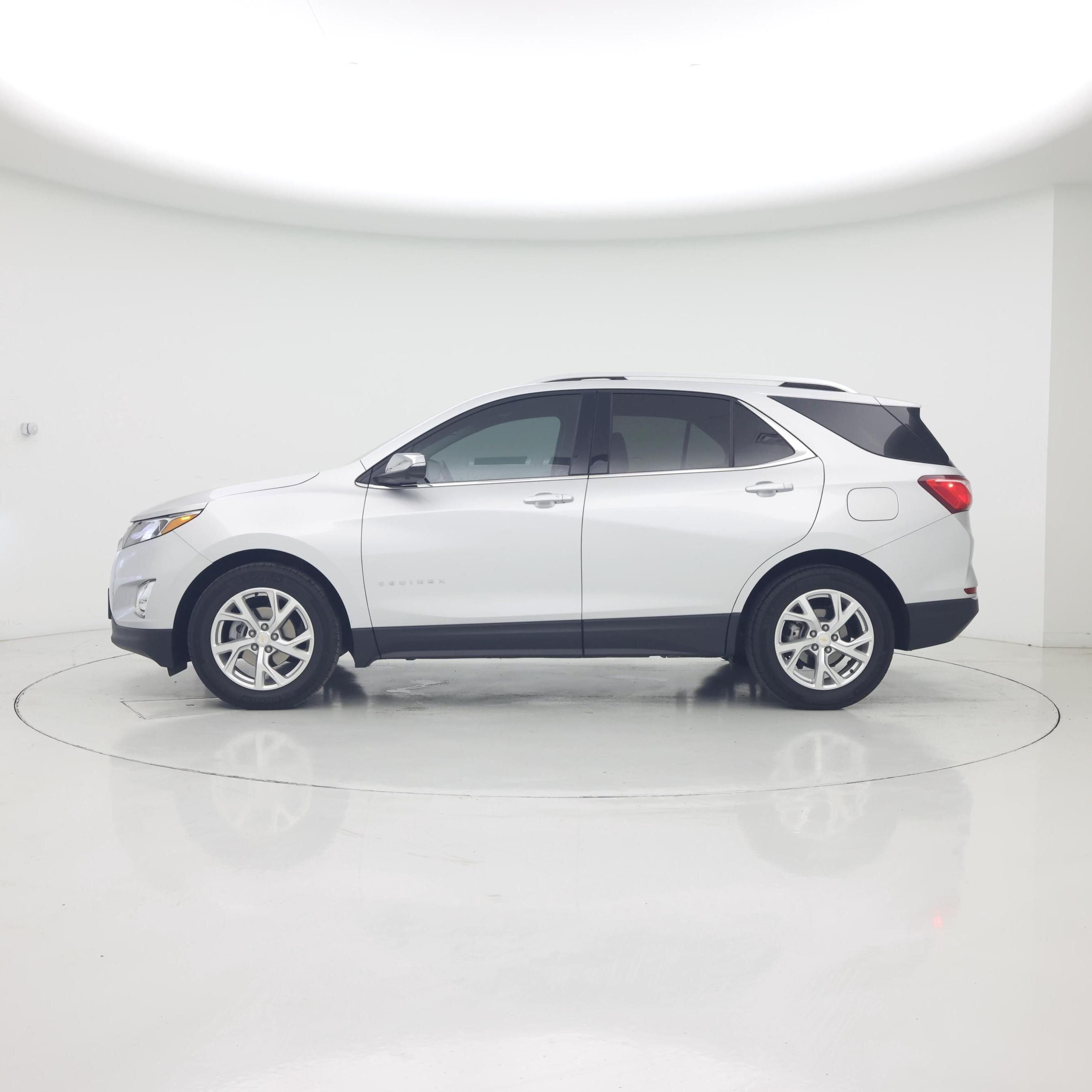 Thumbnail: 2021 Chevrolet Equinox - 3