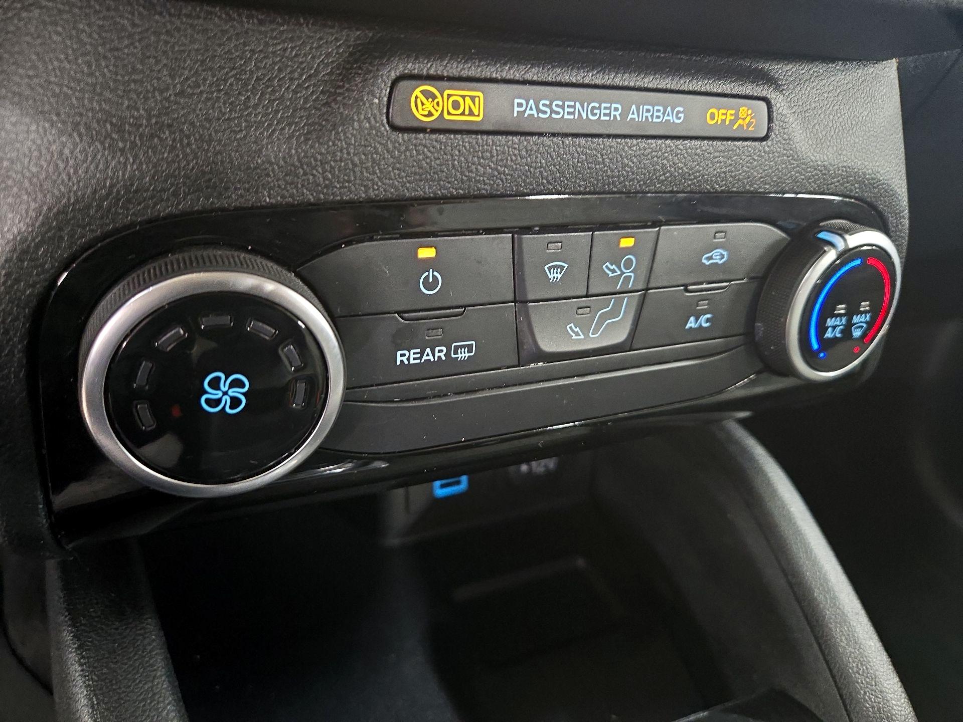 Thumbnail: 2022 Ford Escape - 16