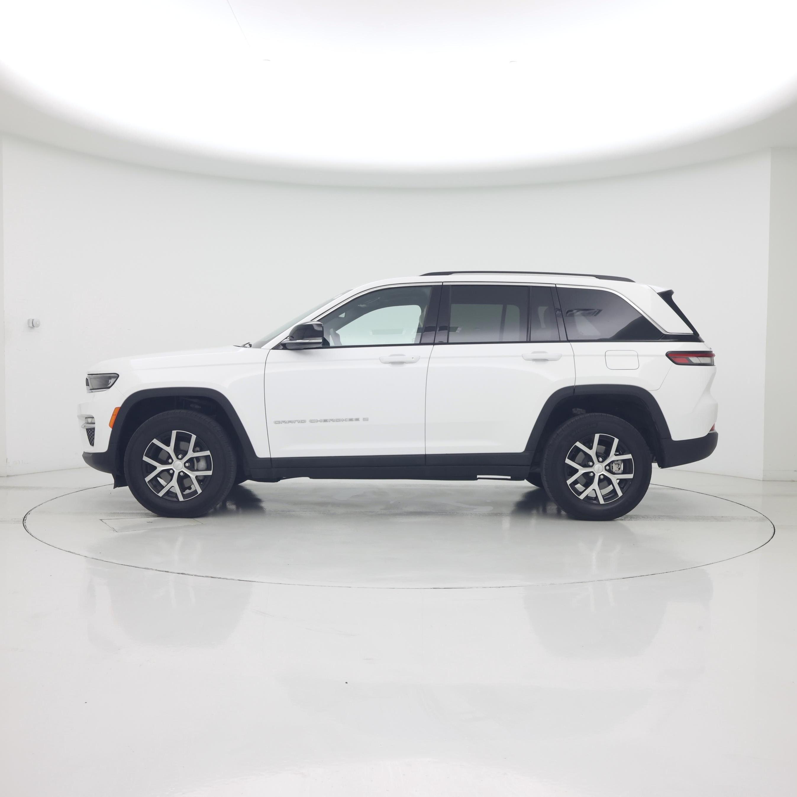 Thumbnail: 2023 Jeep Grand Cherokee - 3