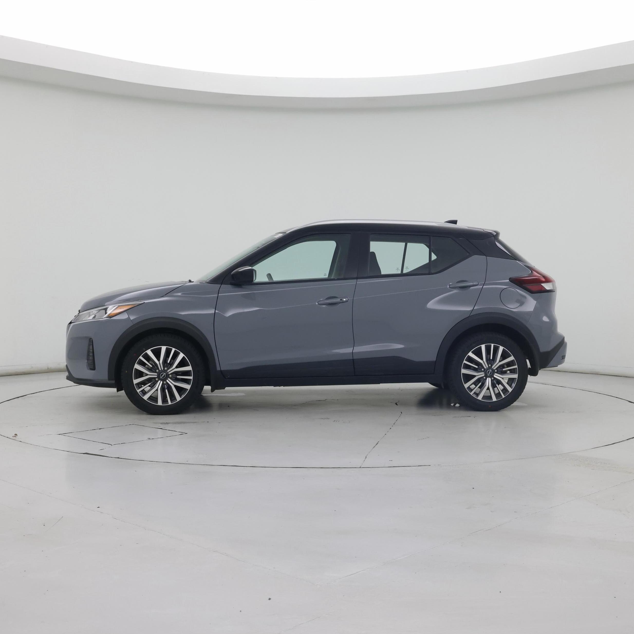 Thumbnail: 2023 Nissan Kicks - 3