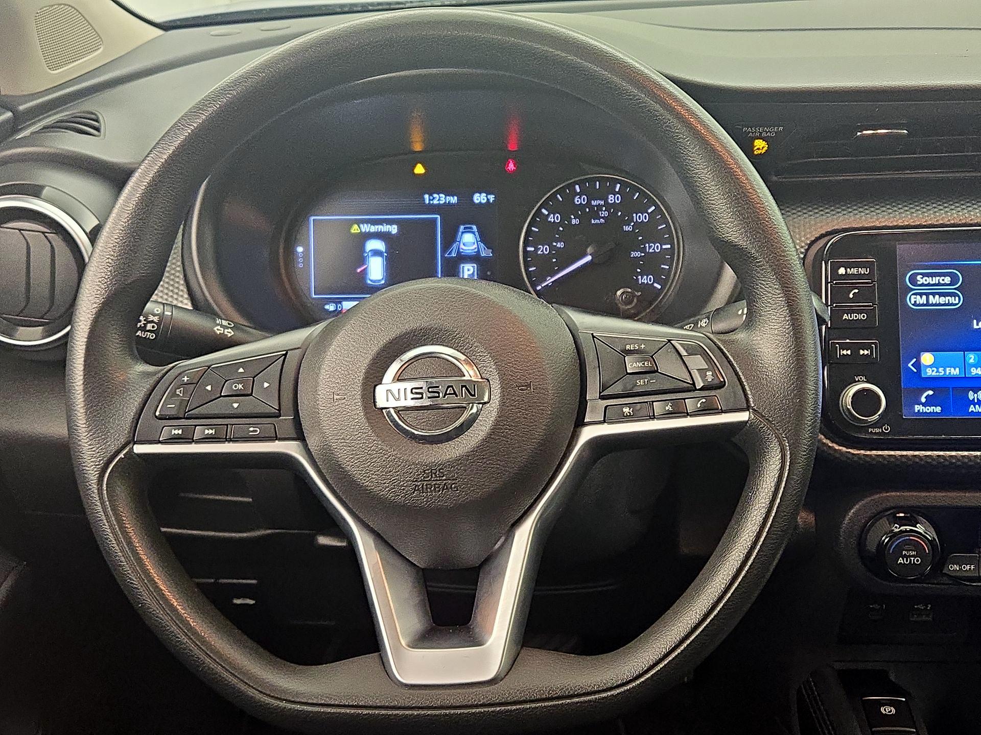 Thumbnail: 2021 Nissan Kicks - 10