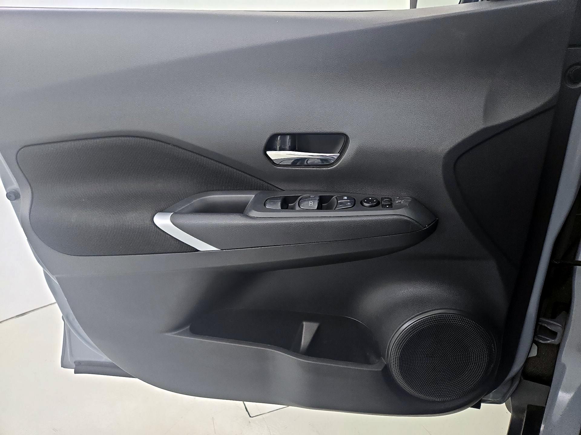 Thumbnail: 2021 Nissan Kicks - 12