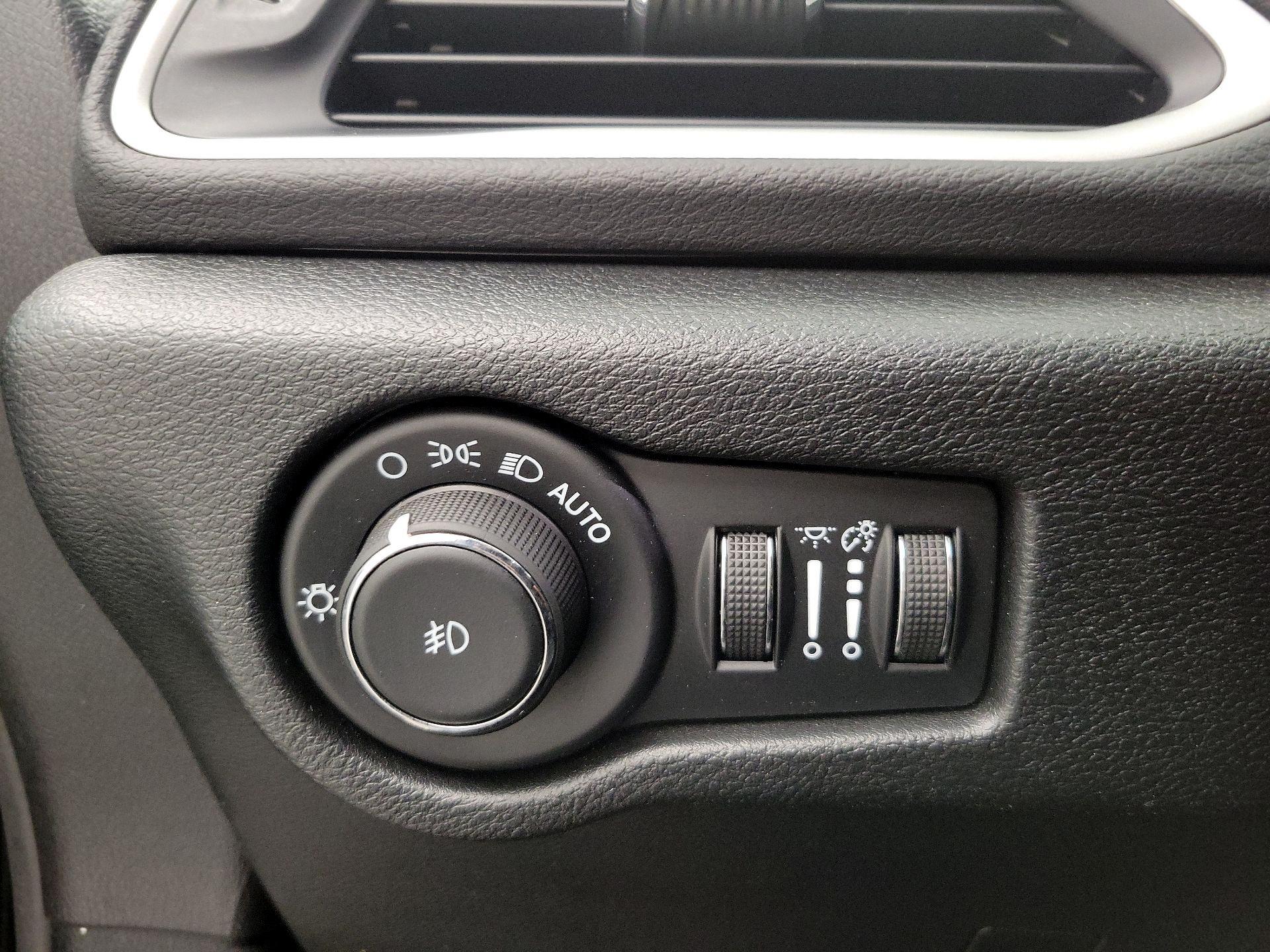 Thumbnail: 2025 Chrysler Pacifica - 13