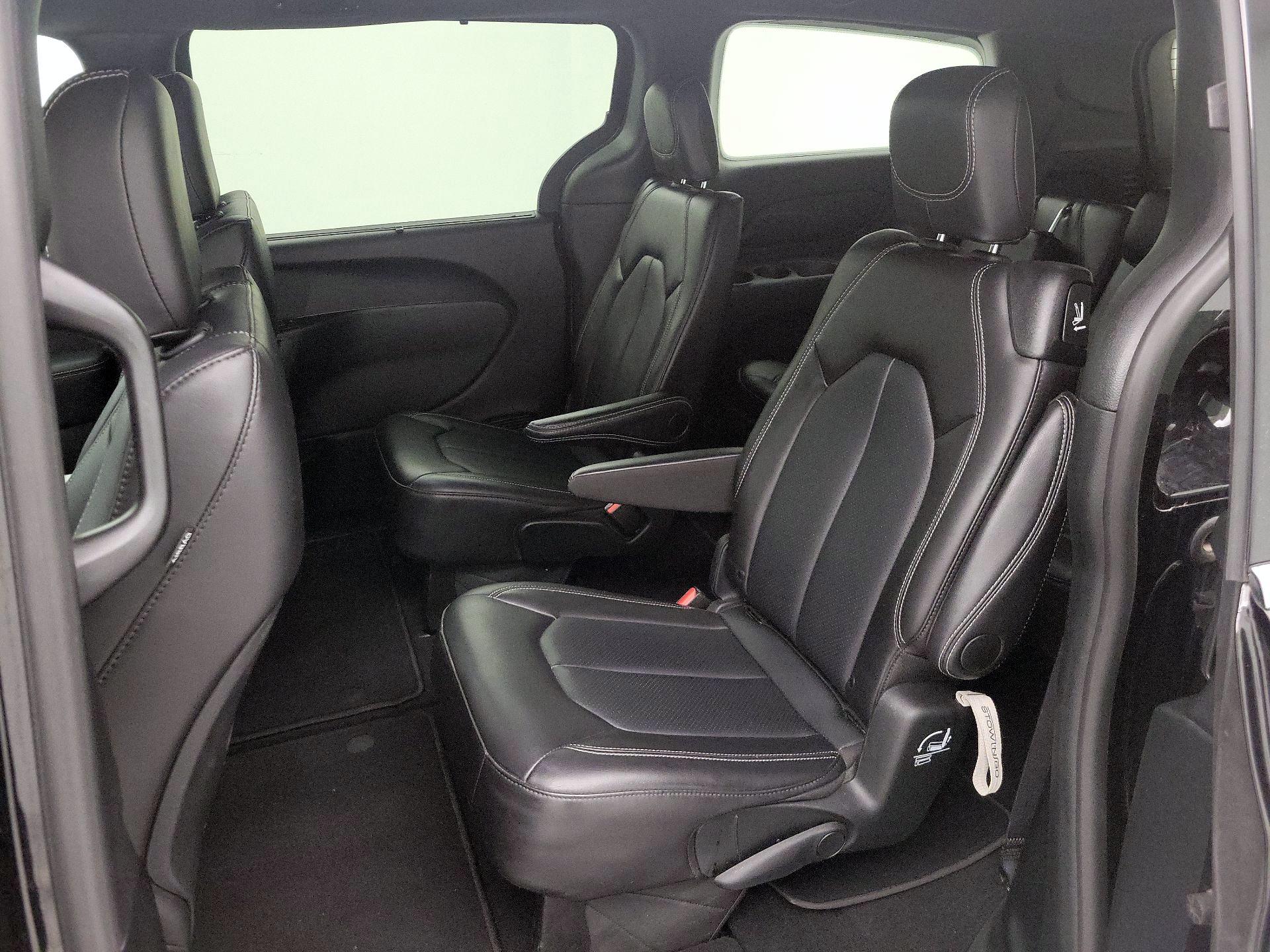 Thumbnail: 2025 Chrysler Pacifica - 19