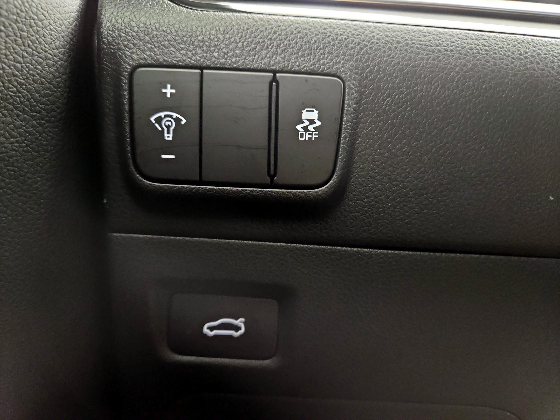 Thumbnail: 2025 Kia K5 - 13