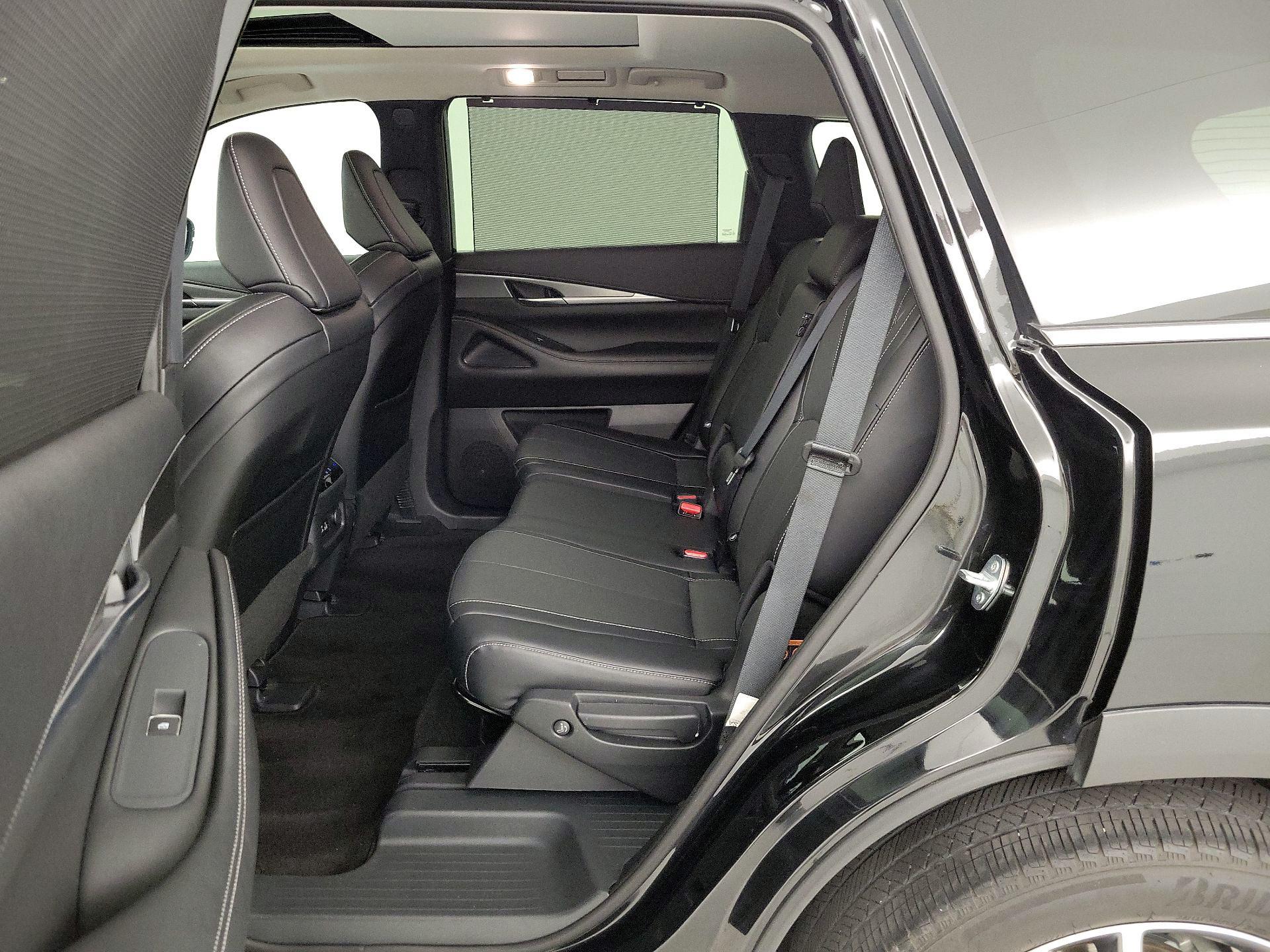 Thumbnail: 2023 INFINITI QX60 - 20