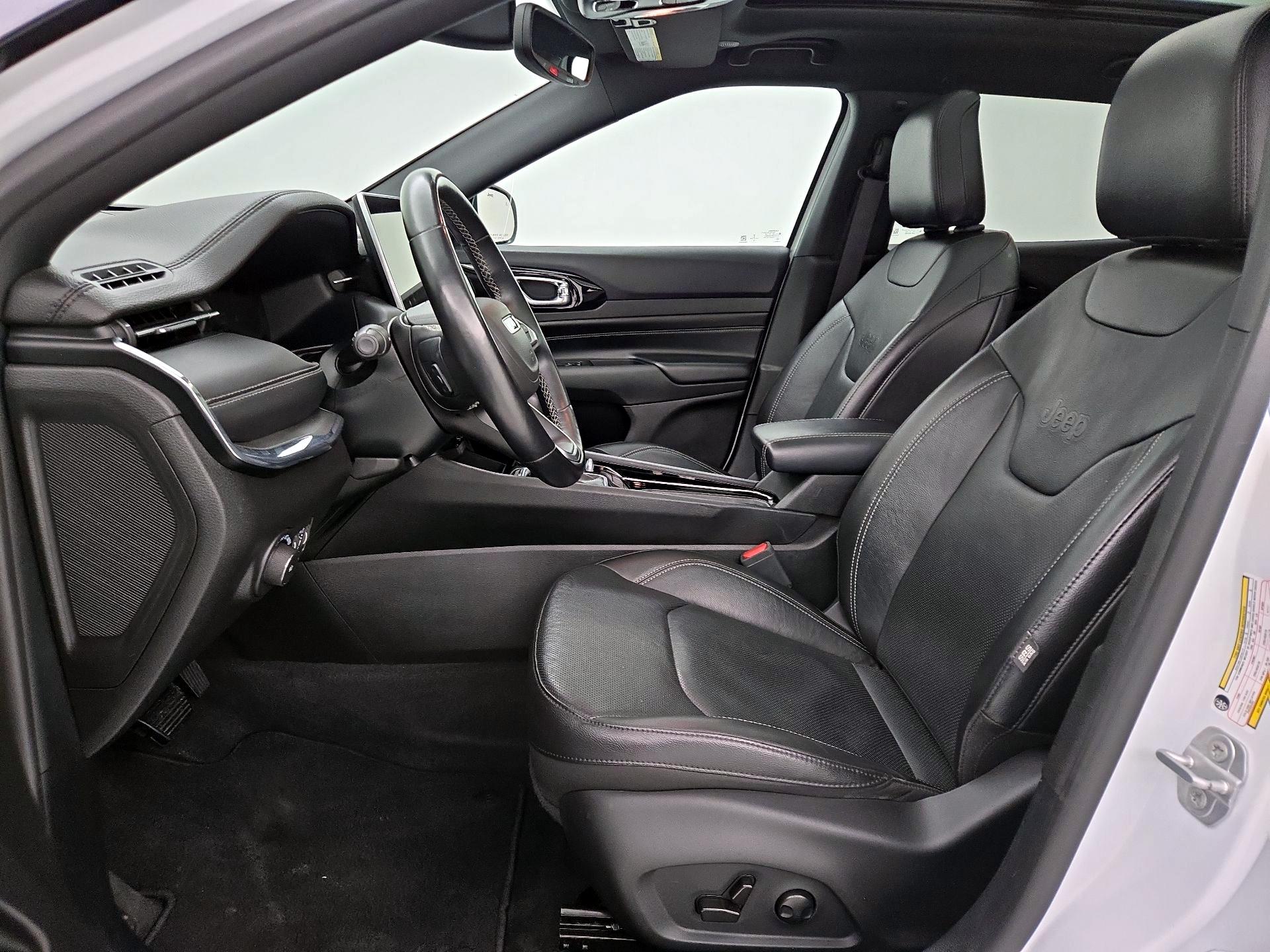 Thumbnail: 2022 Jeep Compass - 11