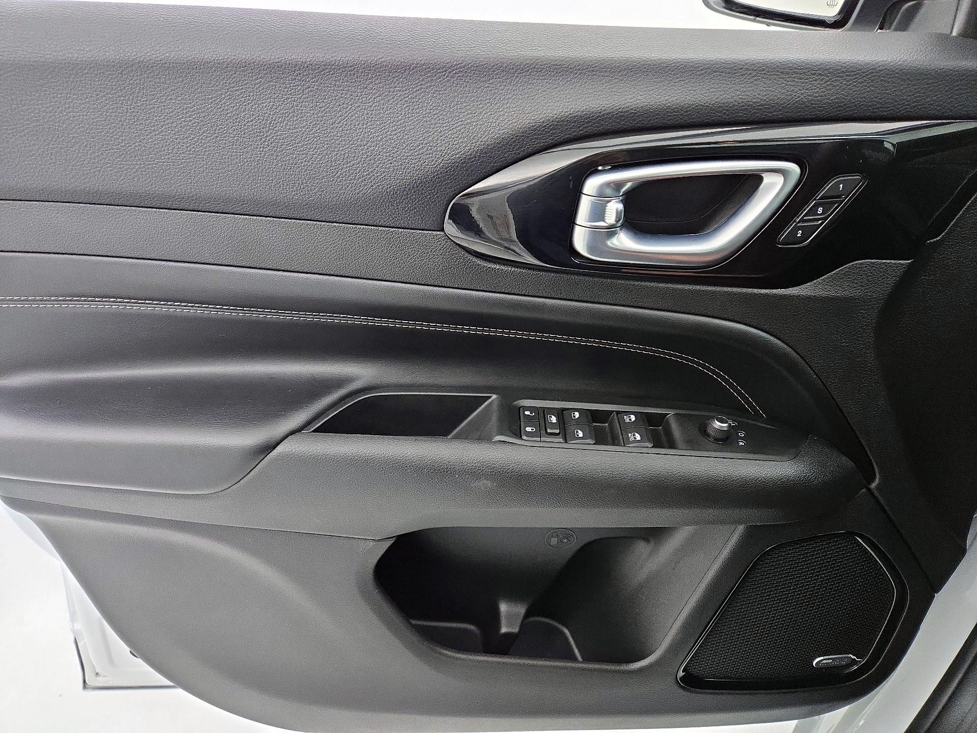 Thumbnail: 2022 Jeep Compass - 12