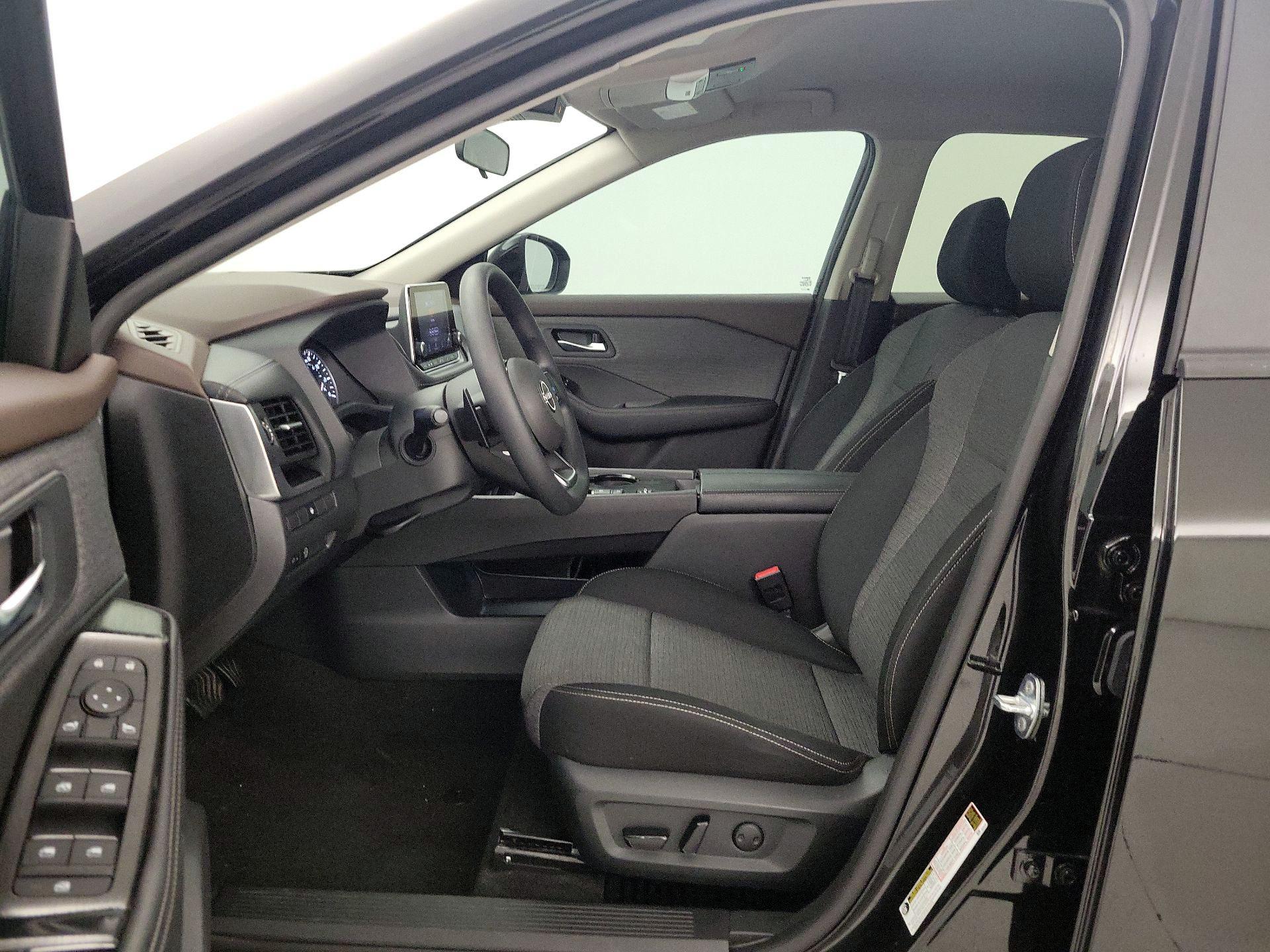 Thumbnail: 2023 Nissan Rogue - 11