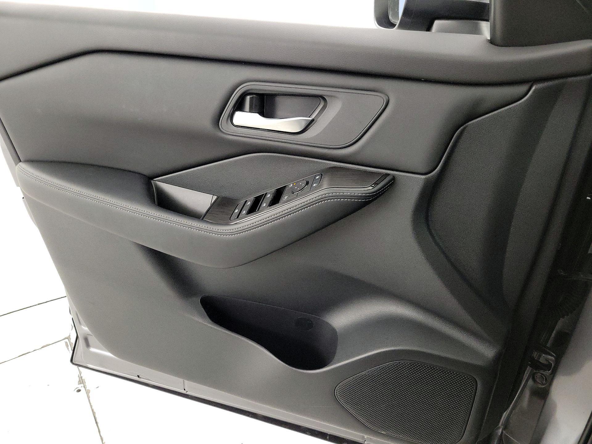 Thumbnail: 2025 Nissan Rogue - 12