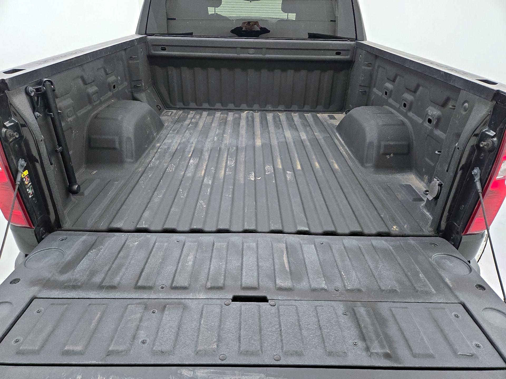 Thumbnail: 2023 Chevrolet Silverado 1500 - 20