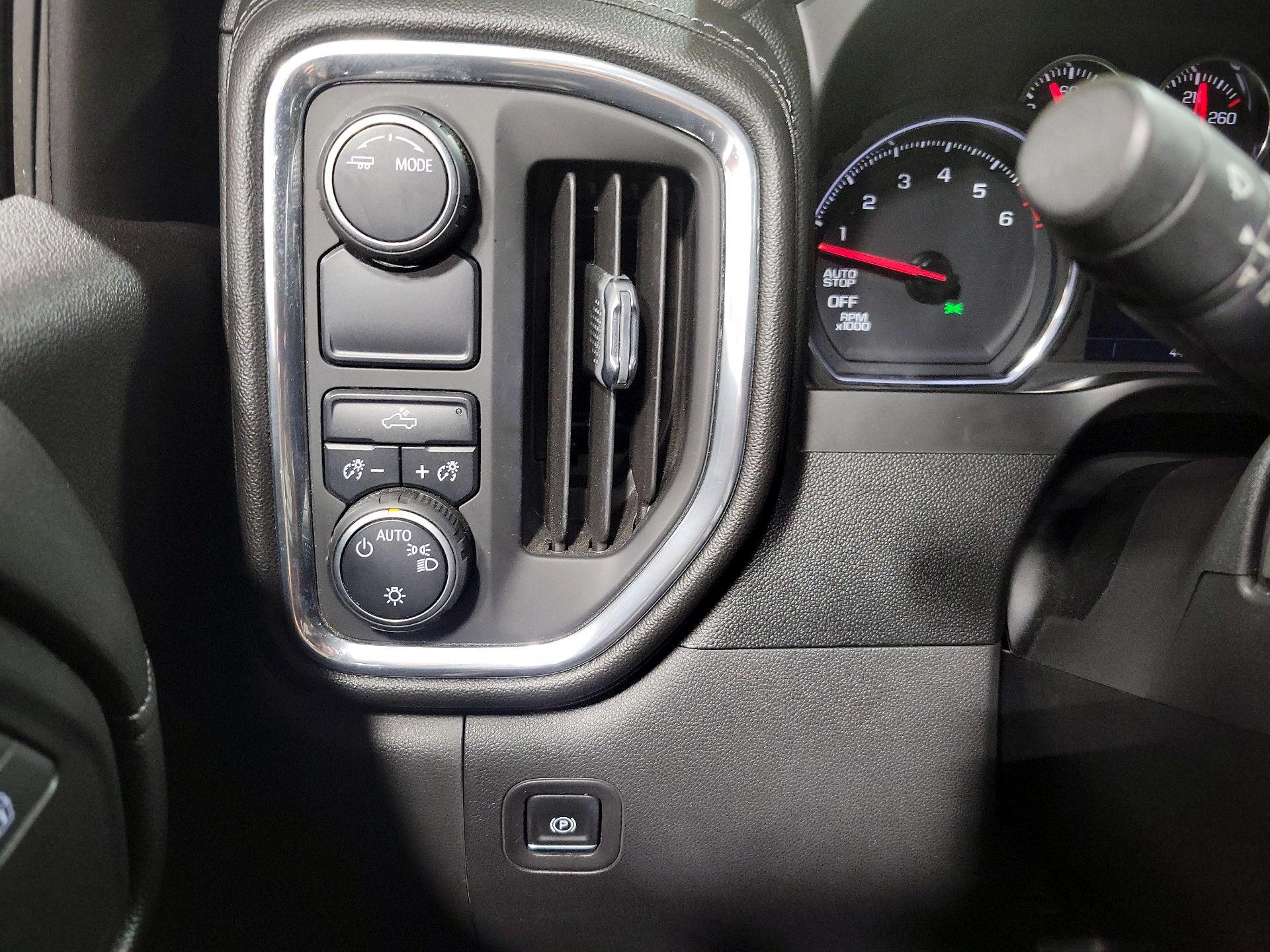 Thumbnail: 2020 Chevrolet Silverado 1500 - 13