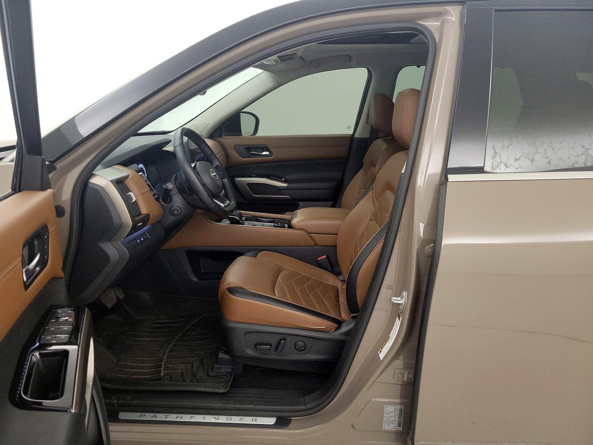 Thumbnail: 2023 Nissan Pathfinder - 11