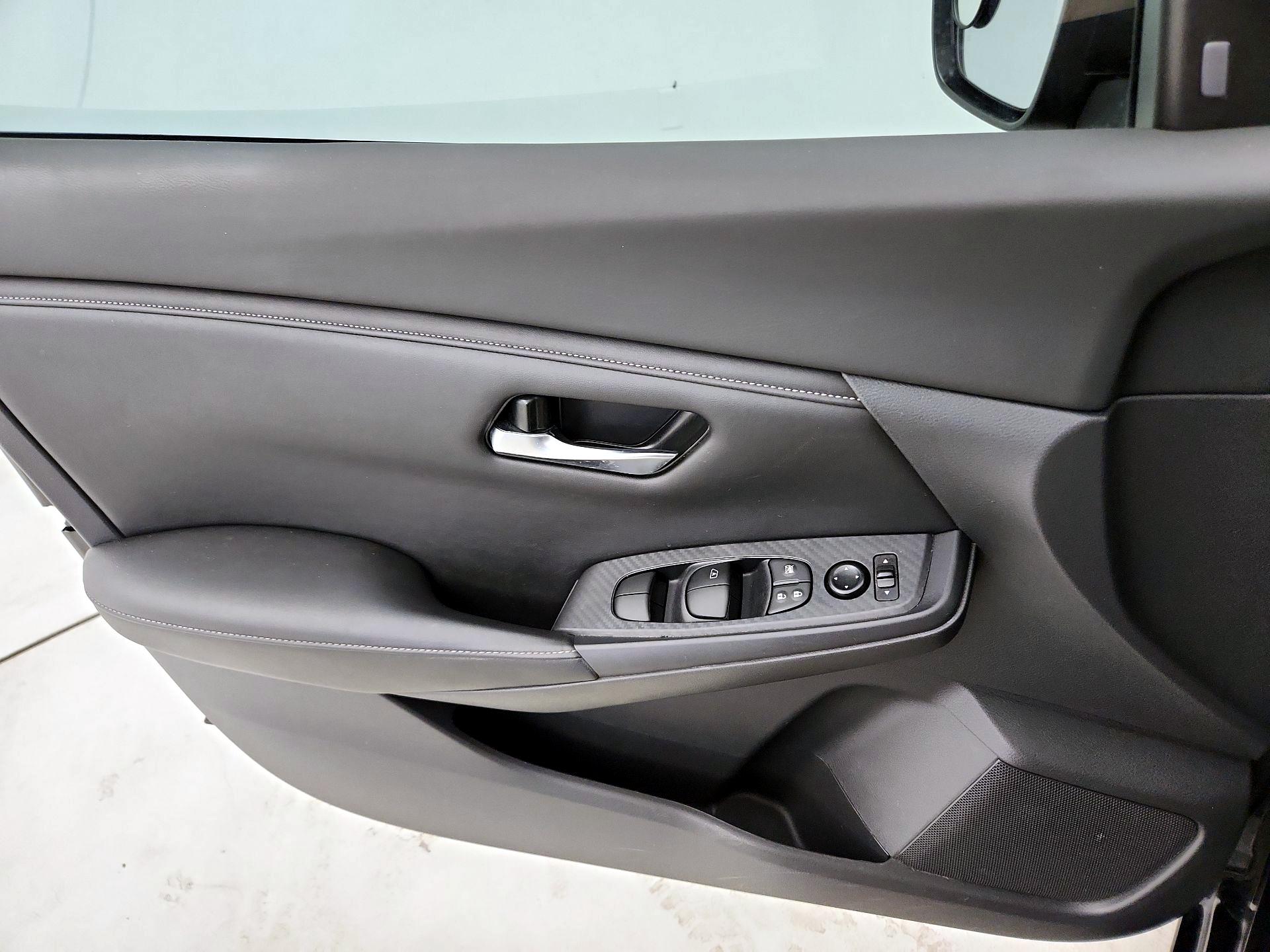 Thumbnail: 2023 Nissan Sentra - 12