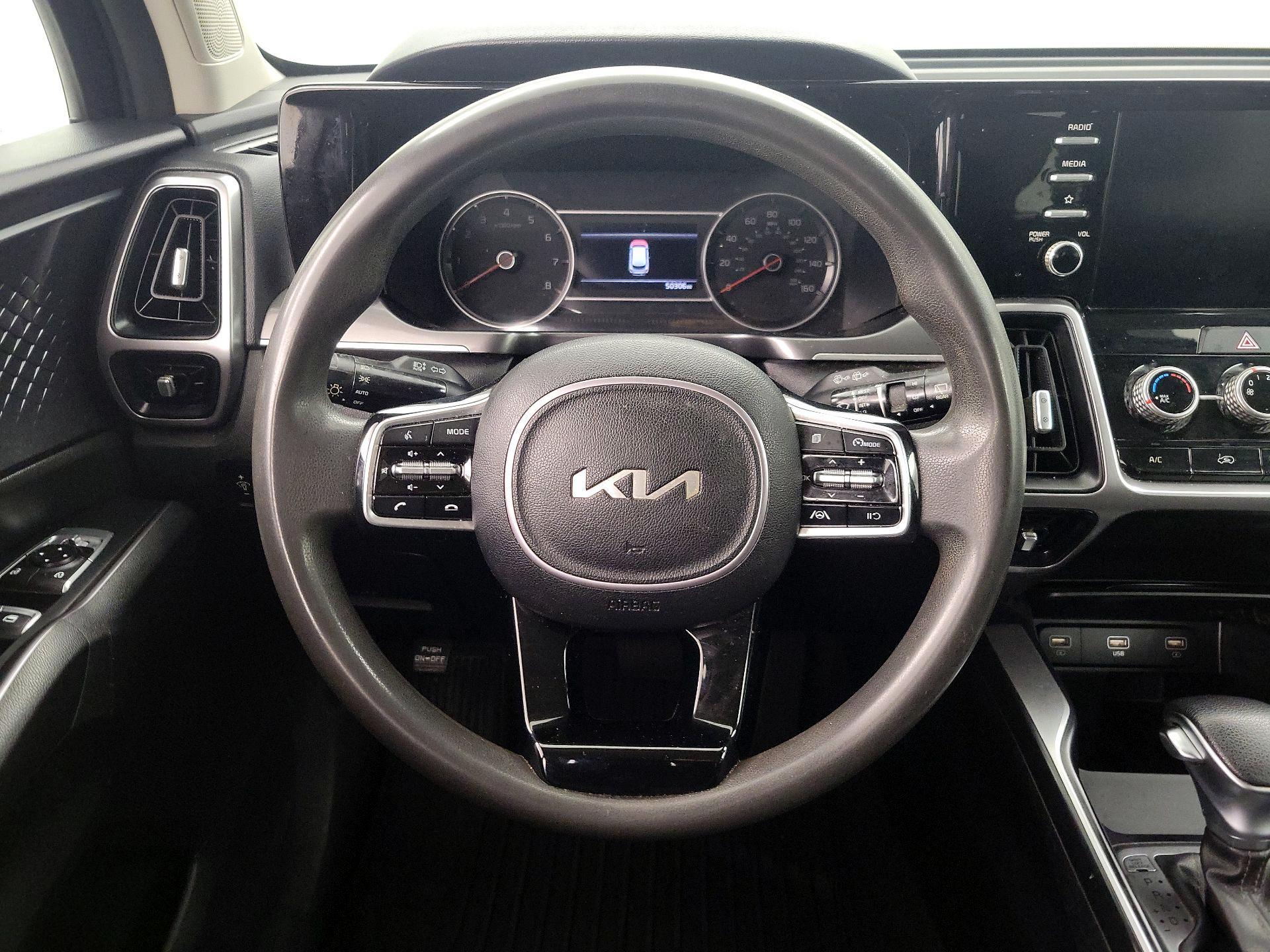 Thumbnail: 2023 Kia Sorento - 10