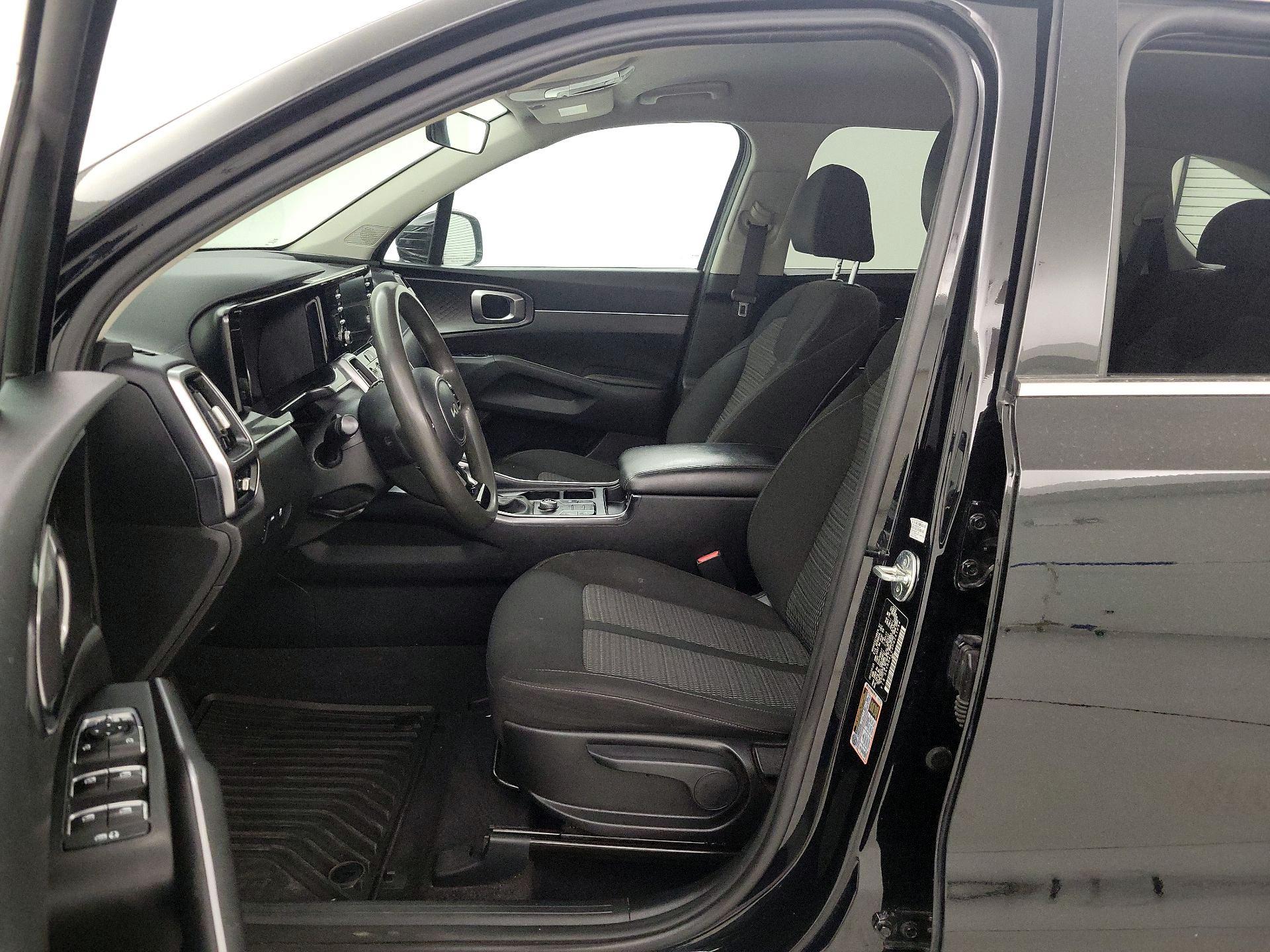 Thumbnail: 2023 Kia Sorento - 11