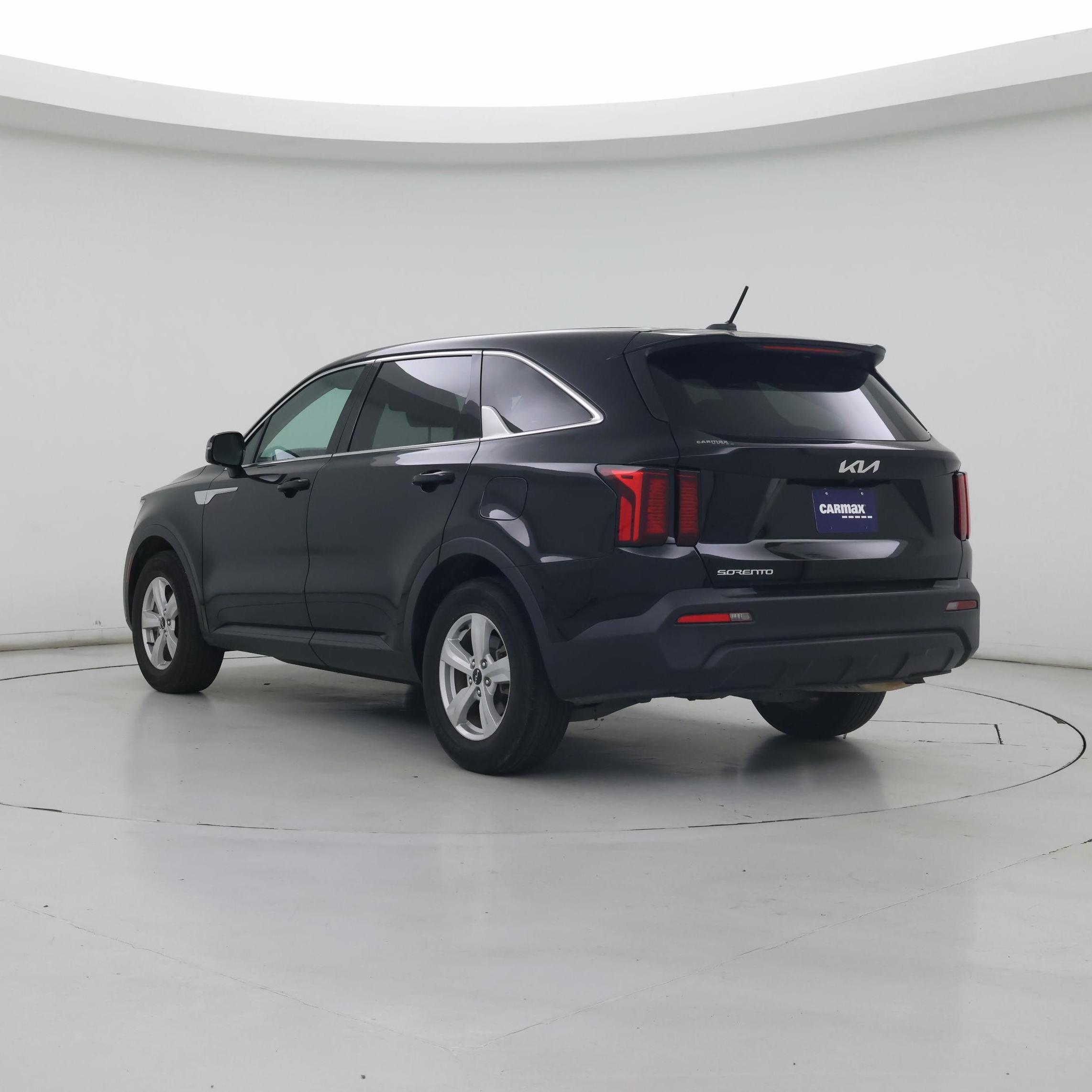 Thumbnail: 2023 Kia Sorento - 2